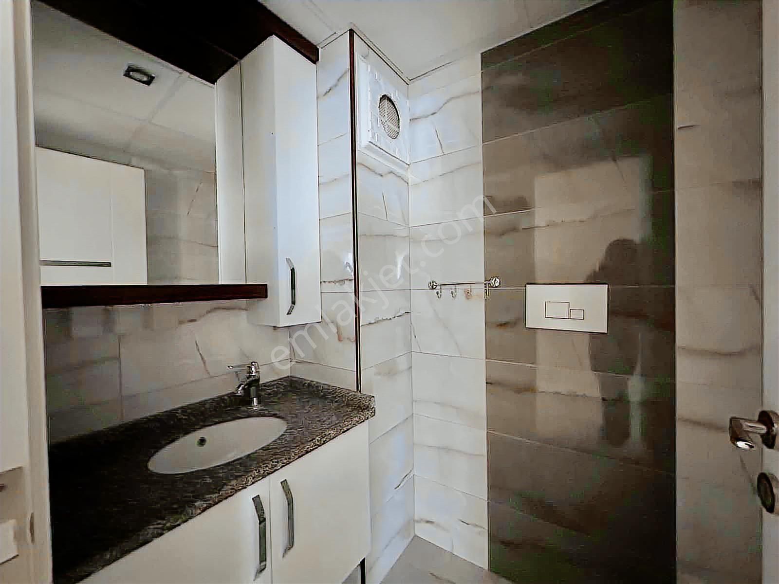 Zeytinköy'de Arakat 2+1 Eşyalı Daire - Görsel 28