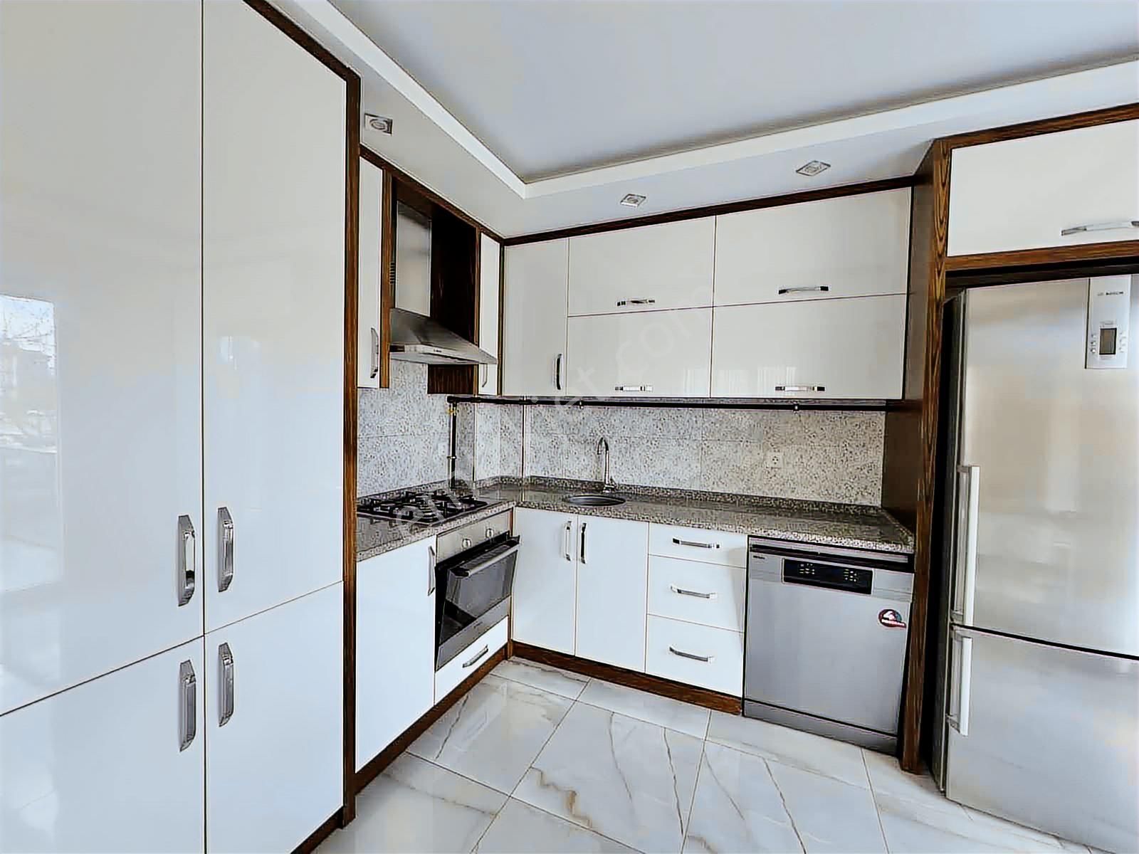 Zeytinköy'de Arakat 2+1 Eşyalı Daire - Görsel 18