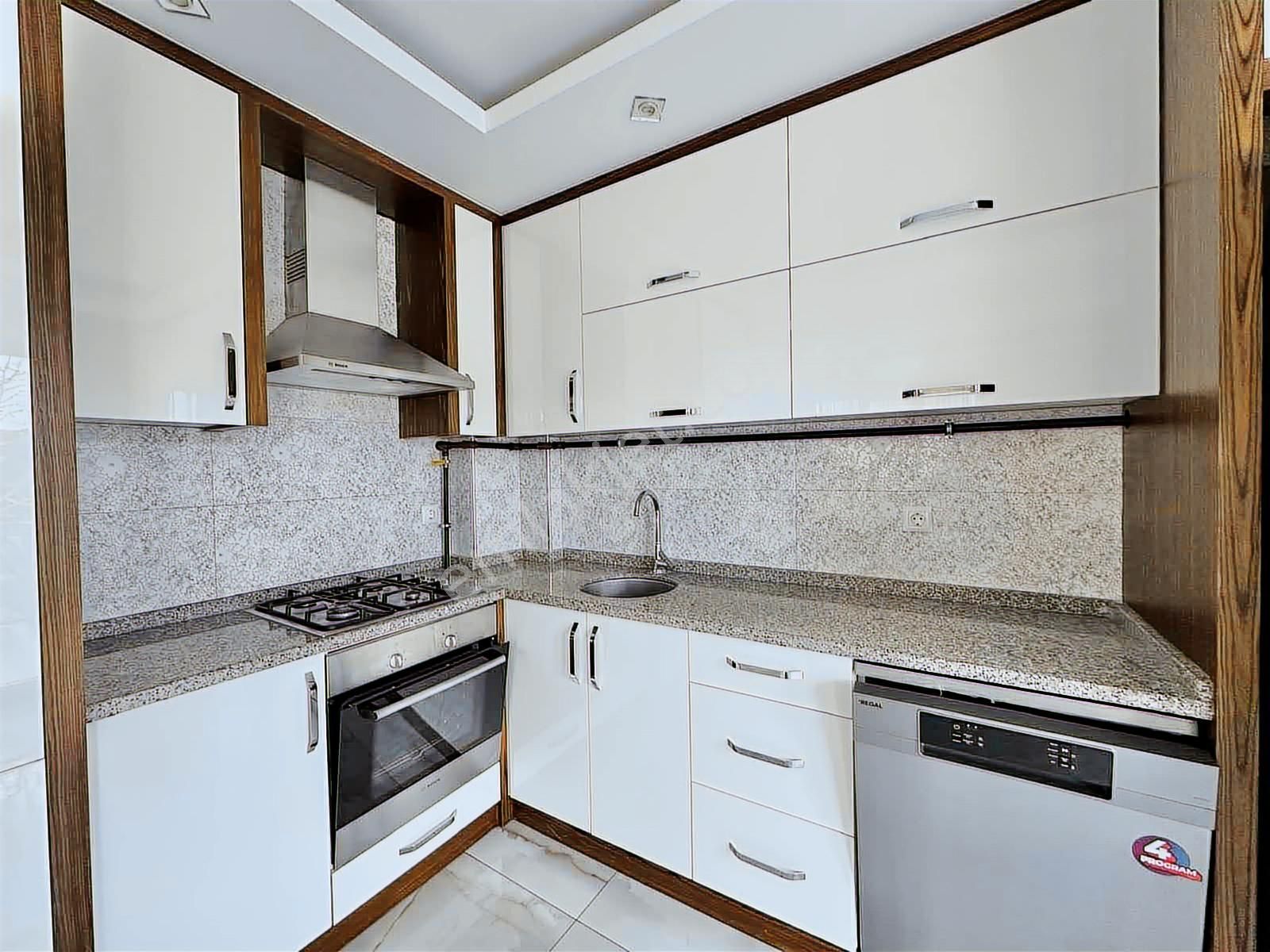Zeytinköy'de Arakat 2+1 Eşyalı Daire - Görsel 16