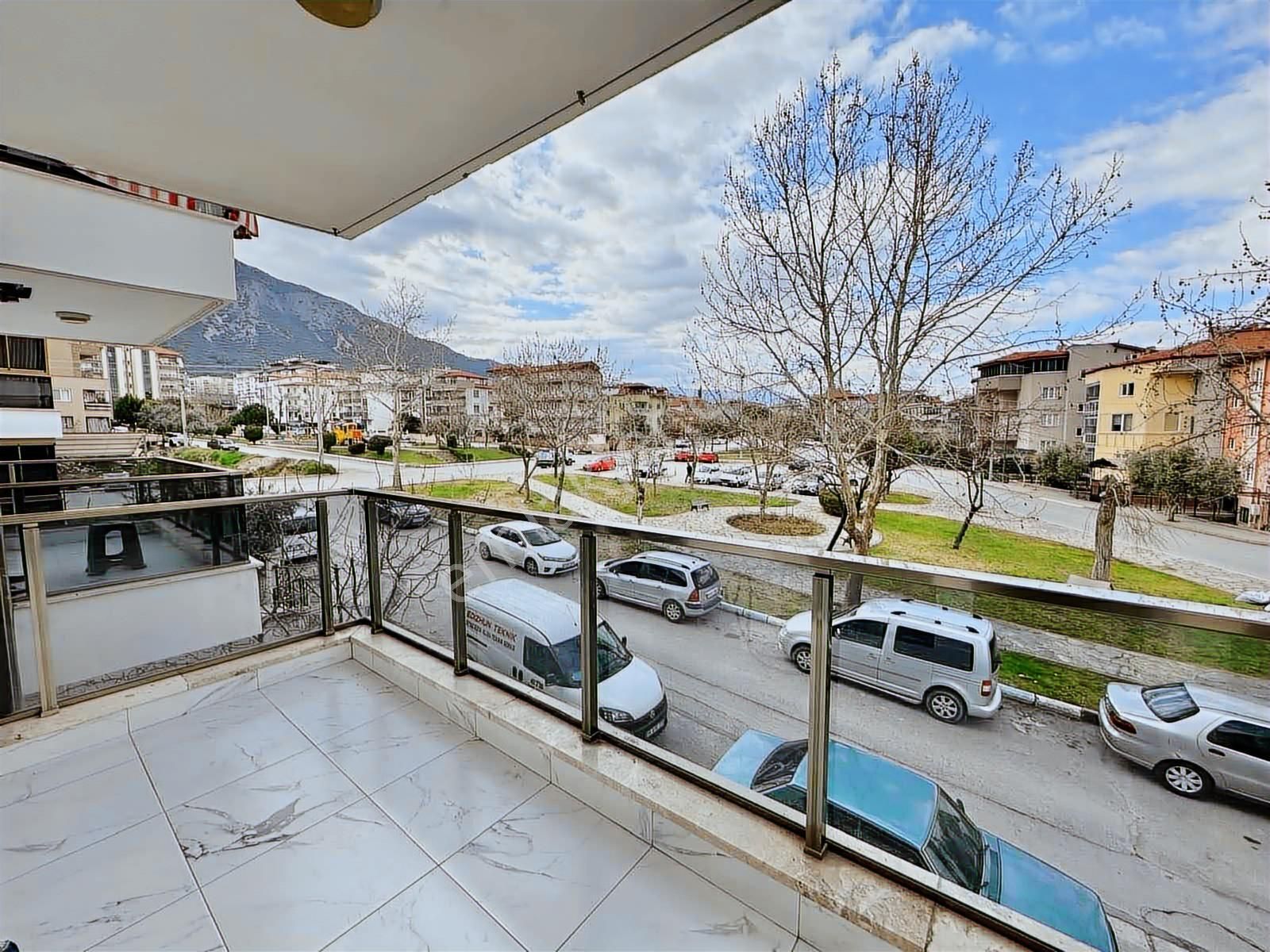 Zeytinköy'de Arakat 2+1 Eşyalı Daire - Görsel 4