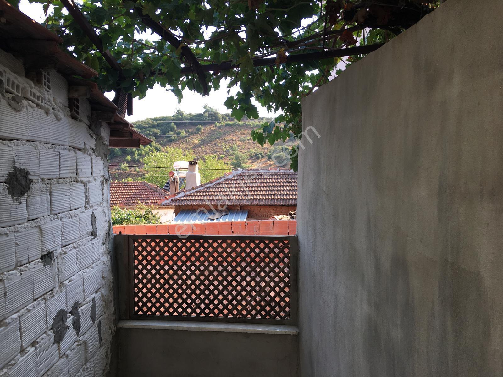 Torbalı'da Yatırıma Uygun Eşyalı Satılık Müstakil Köy Evi! - Görsel 8