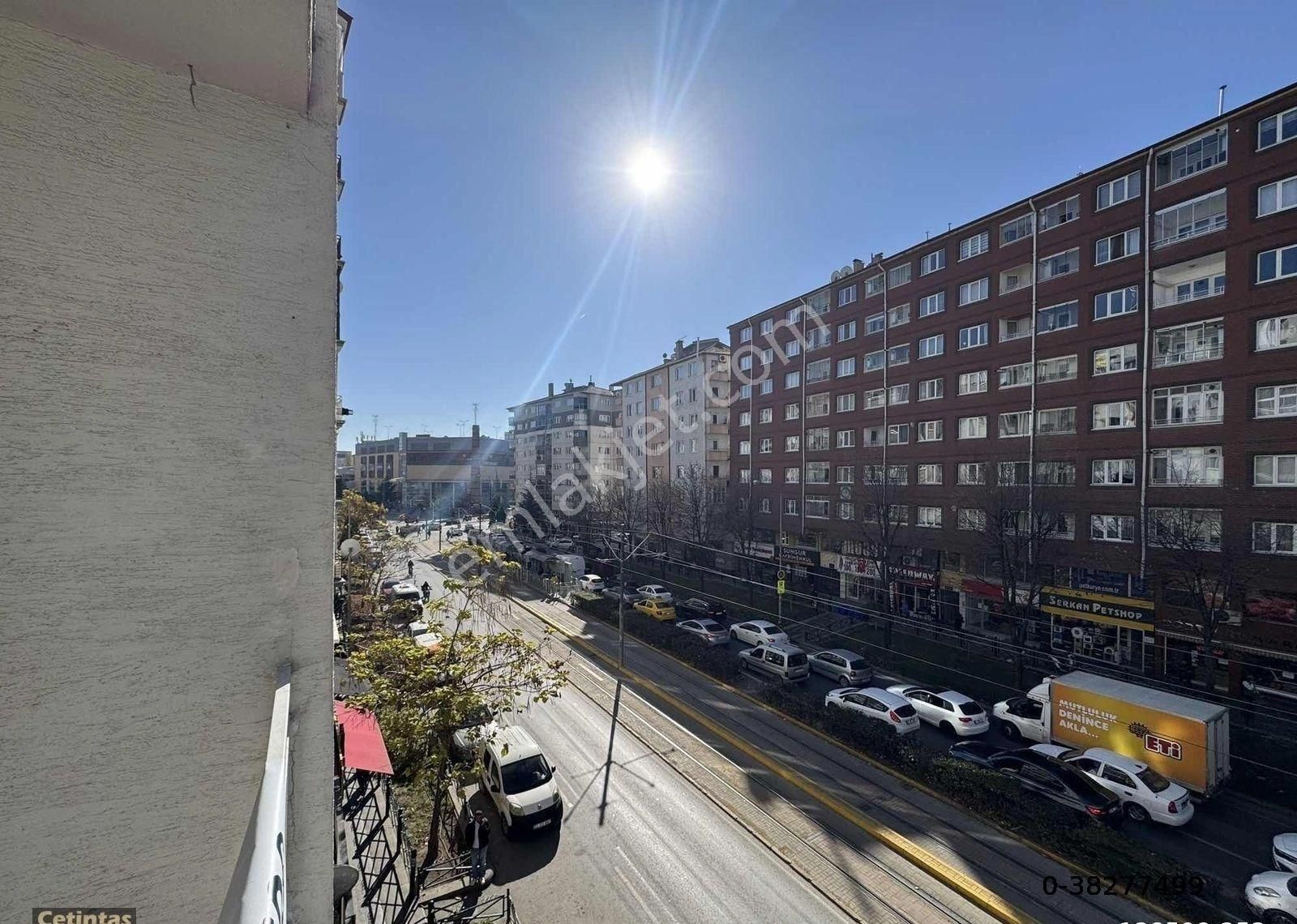 Esparkın Hemen Yanında Cadde Üzeri Kiralık 2+1 - Görsel 13