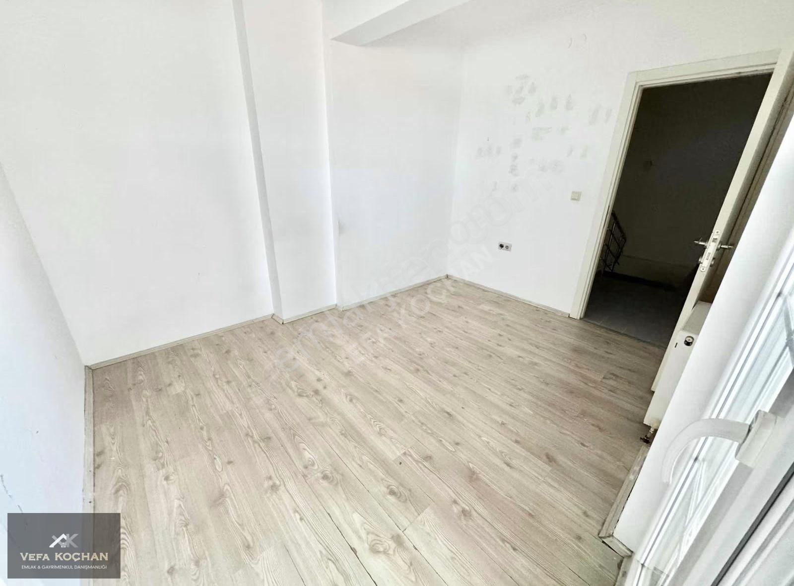Büyükdere'de Vefa'dan Asansörlü Özel Teraslı 2+1 Dublex Daire - Görsel 24