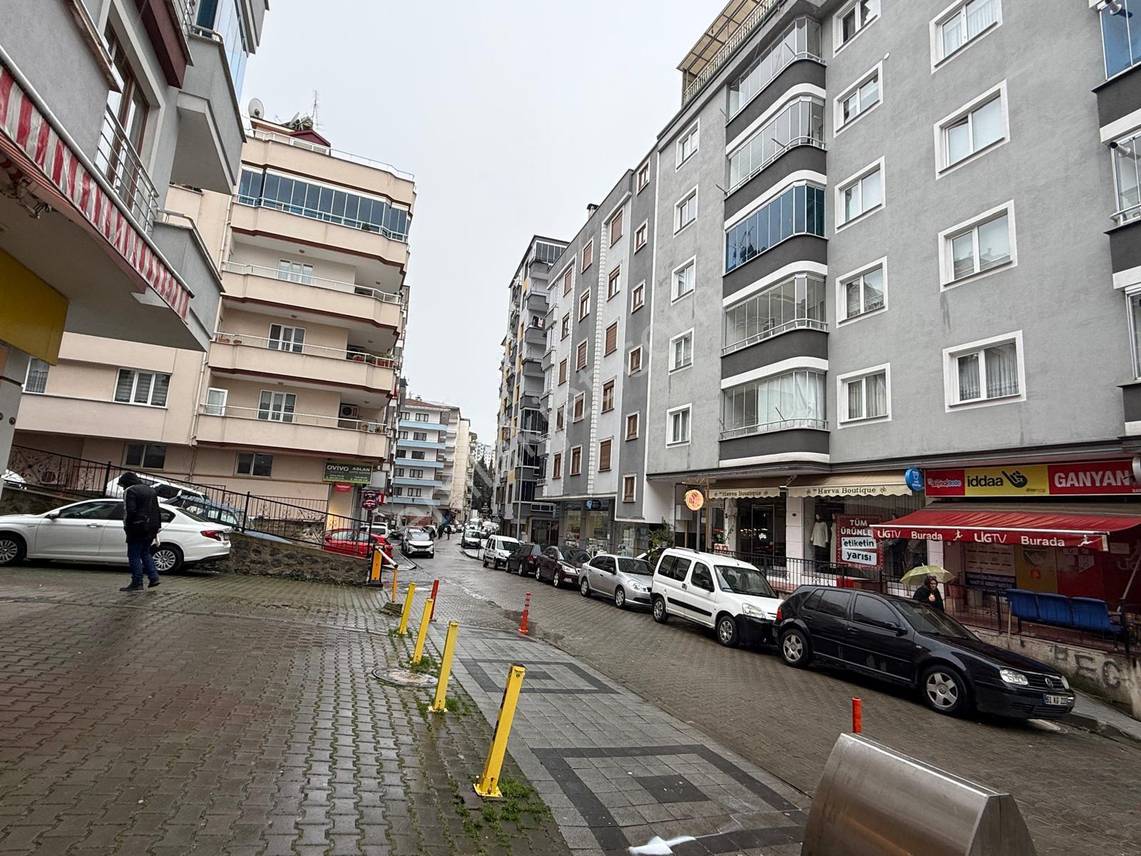 Abdi Bostan Gayrimenkulden Akçaabat Merkezde Satılık Dükkan - Görsel 9