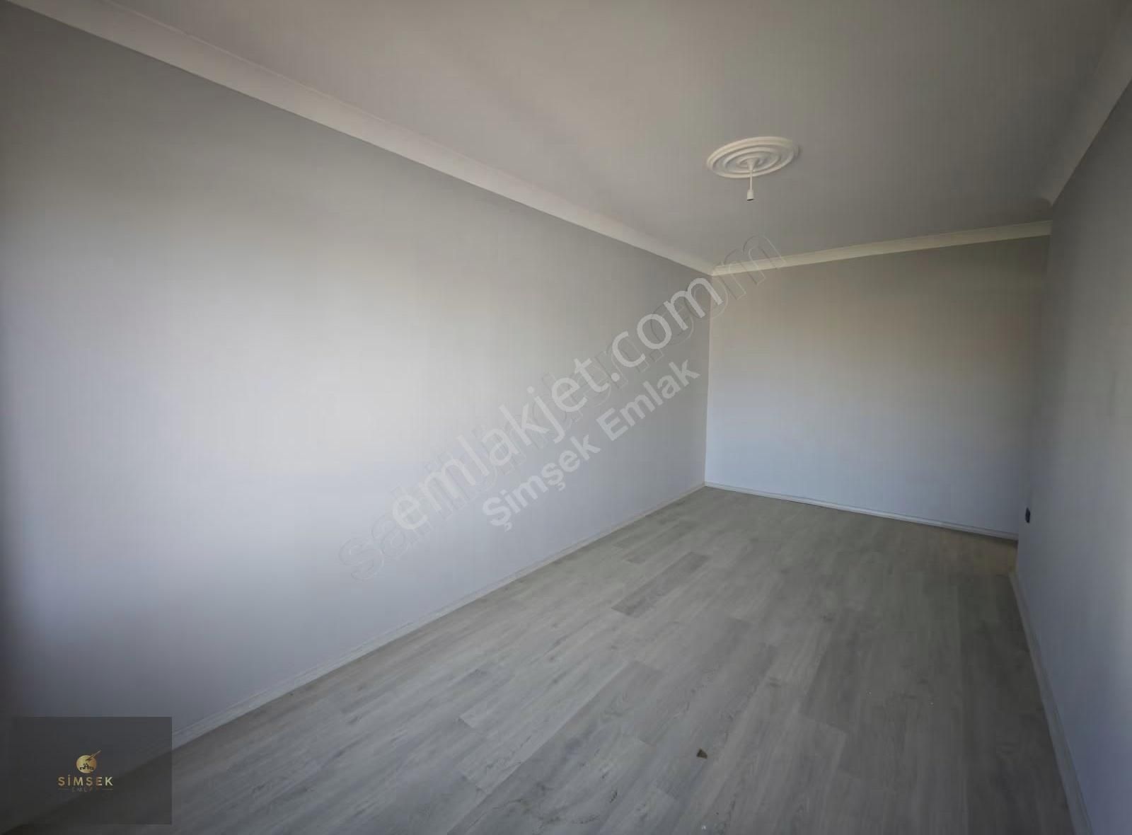 Şimşekten 2+1 Geniş Kapalı Mutfak Daire - Görsel 12