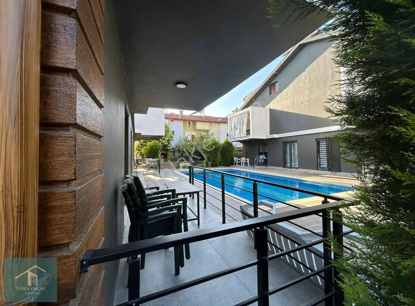 Havuzlu Sitede Satılık 2+1 Eşyalı Daire - Görsel 17