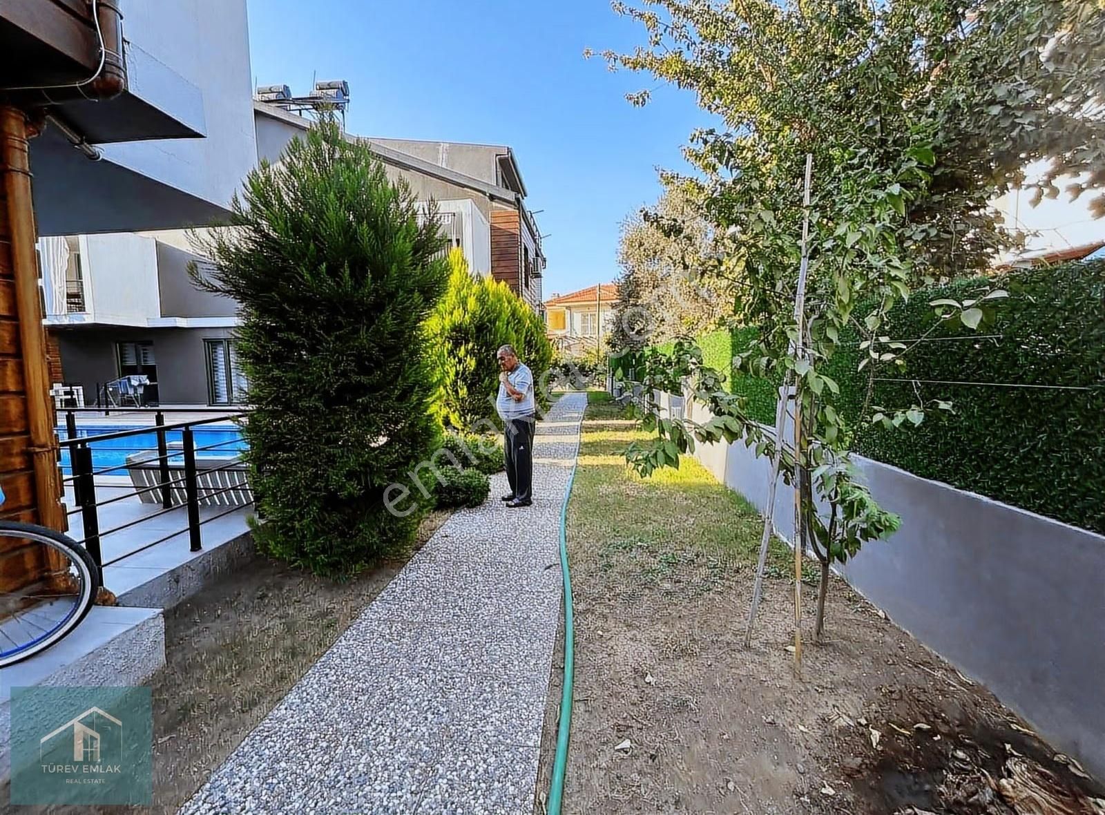 Havuzlu Sitede Satılık 2+1 Eşyalı Daire - Görsel 14