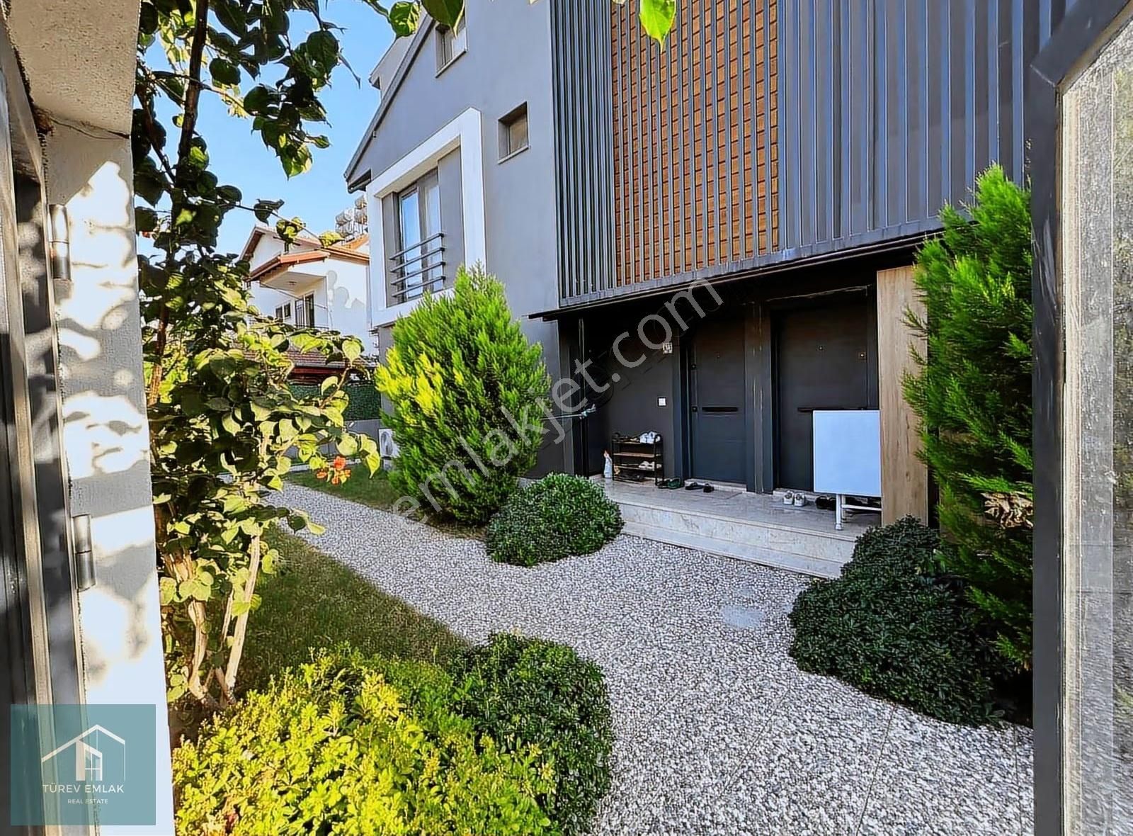 Havuzlu Sitede Satılık 2+1 Eşyalı Daire - Görsel 12