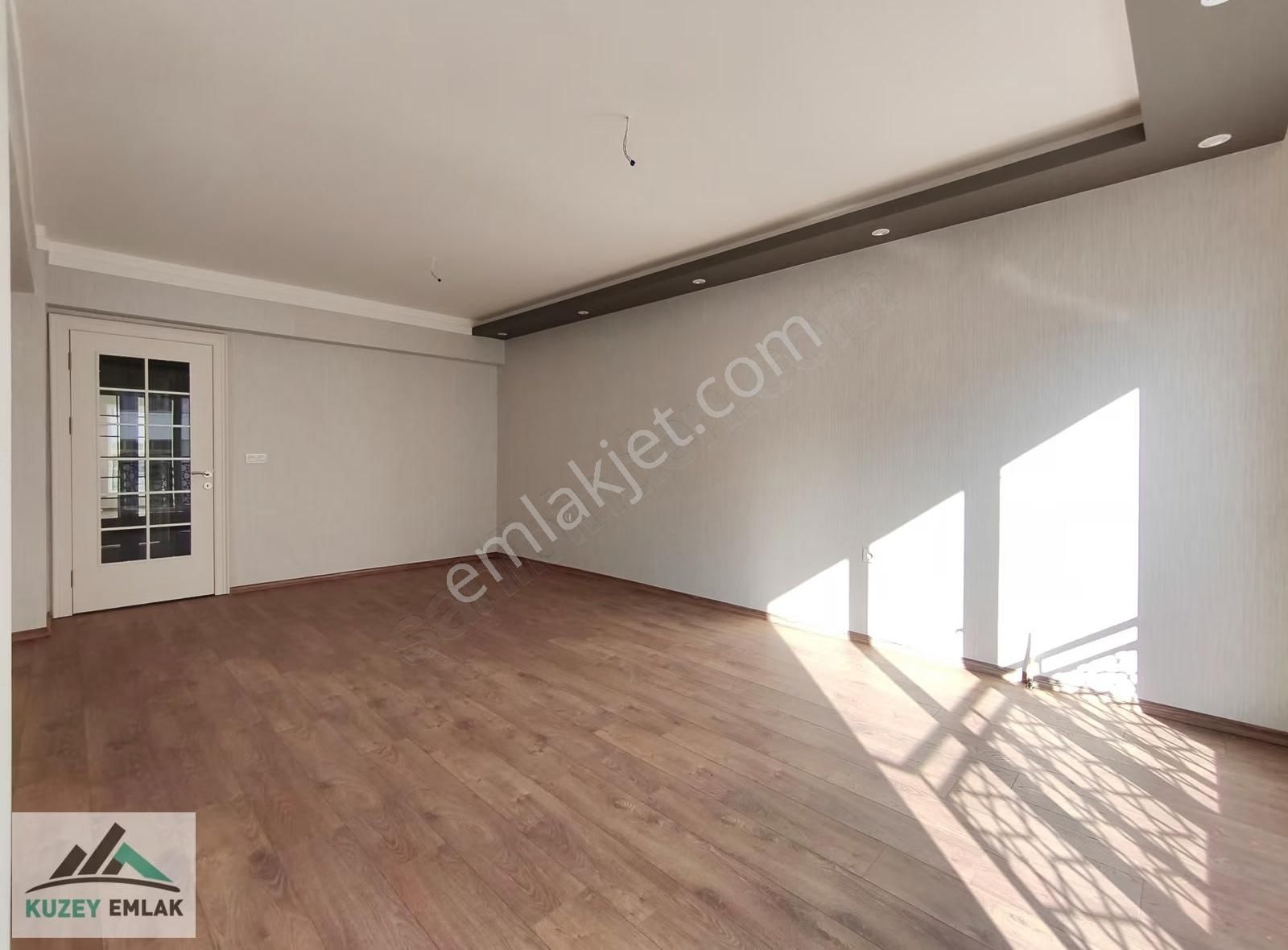 Kuzey Emlak'tan Birinci Sınıf Kalite Lüks Konforlu Geniş 4+1 - Görsel 18