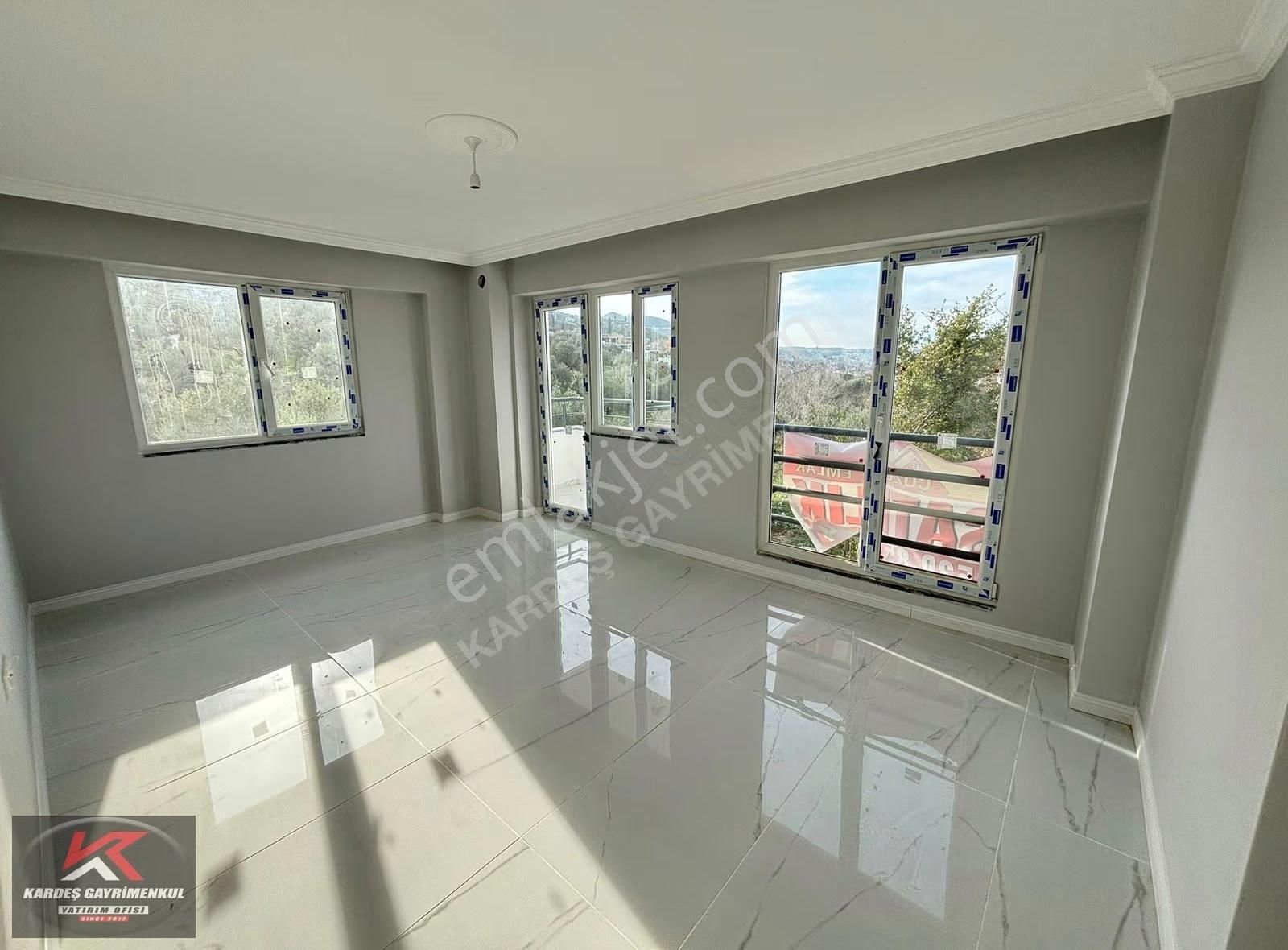 Kayacıkta Modern Tasarımlı, Yerden Isıtmalı Satılık 2+1 Daire
