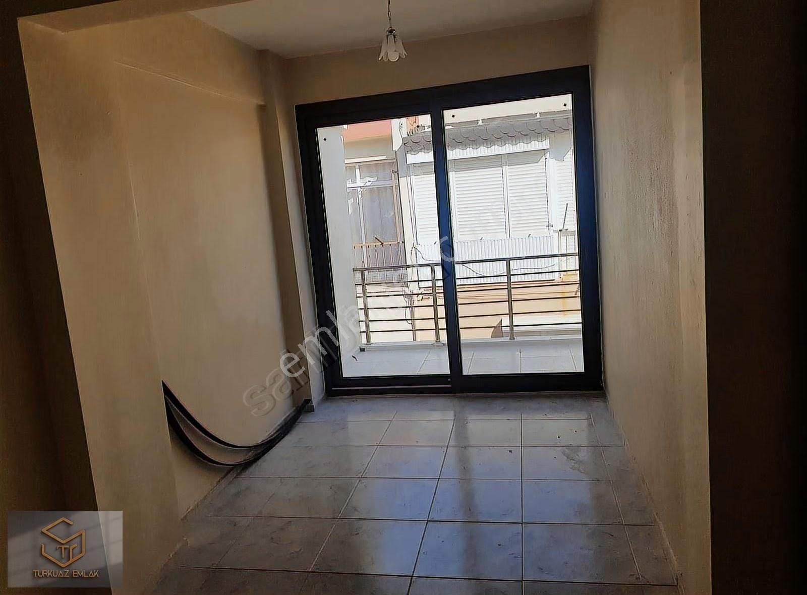 Yeni Foça'da Marina'ya Yakın Satılık Villa - Görsel 13