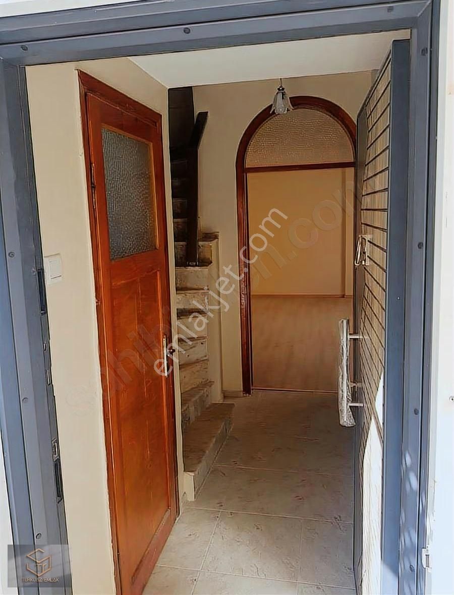 Yeni Foça'da Marina'ya Yakın Satılık Villa - Görsel 5