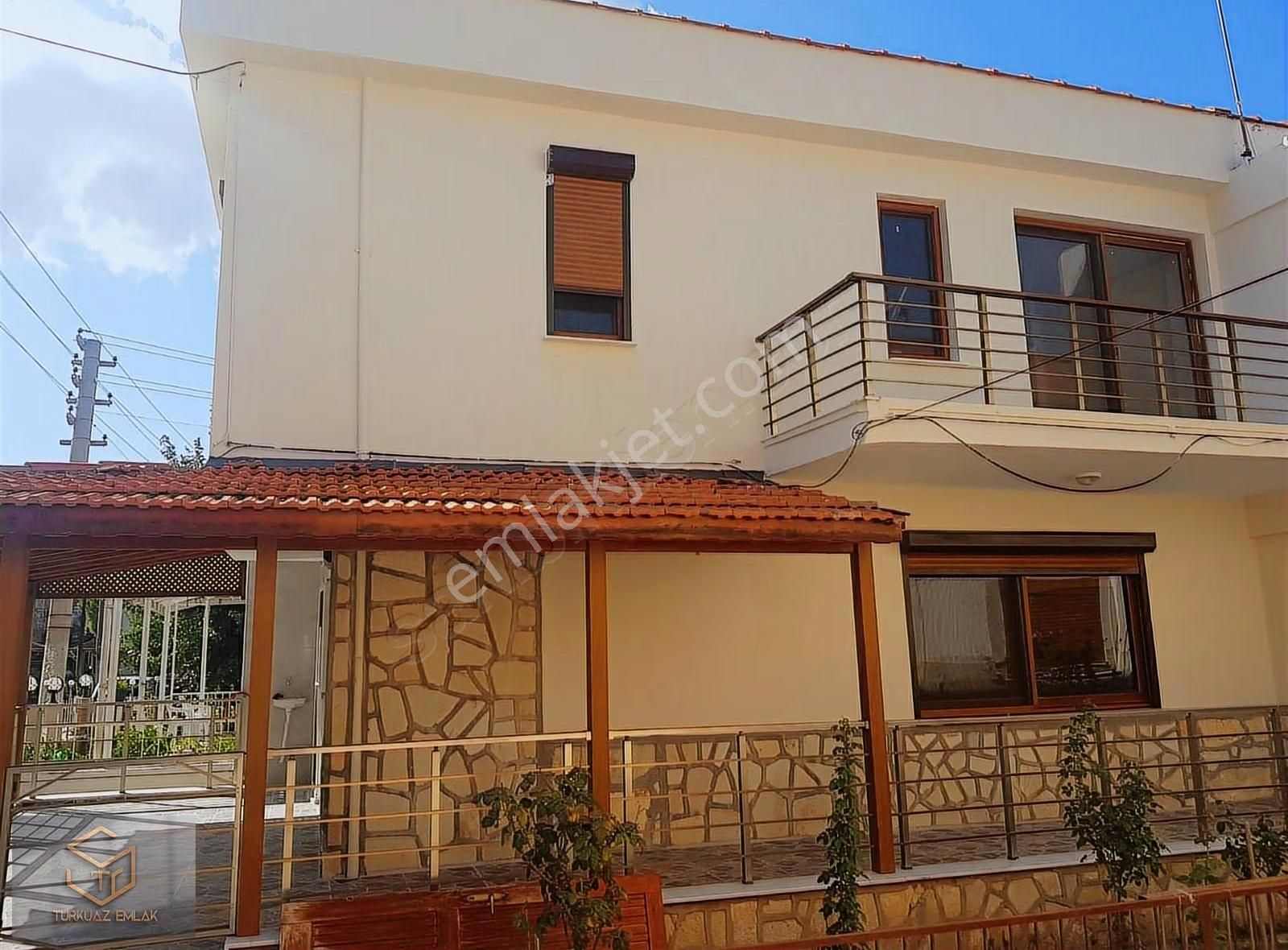 Yeni Foça'da Marina'ya Yakın Satılık Villa - Görsel 11