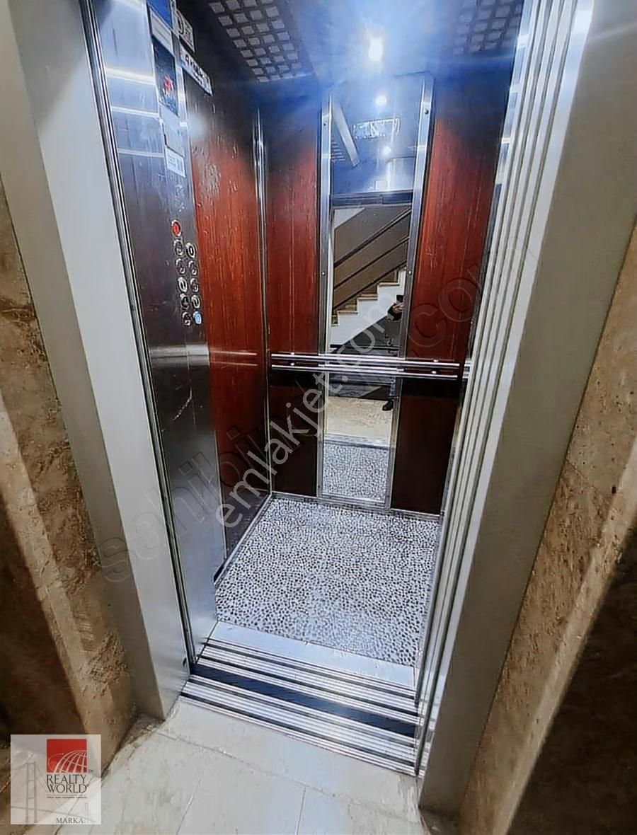 Antalya Etiler'de Cadde Üzeri Katta Eşyalı Kiralık 2+1 Daire - Görsel 9