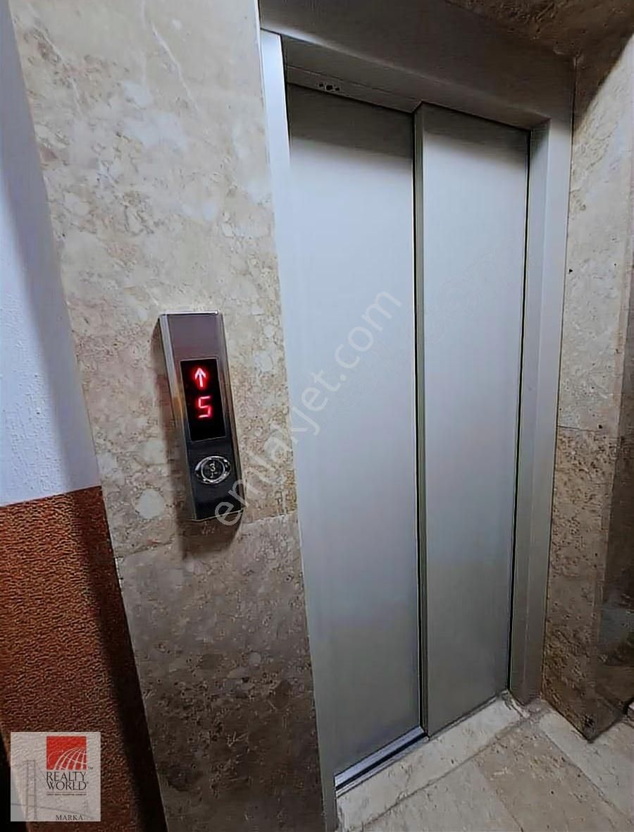 Antalya Etiler'de Cadde Üzeri Katta Eşyalı Kiralık 2+1 Daire - Görsel 2