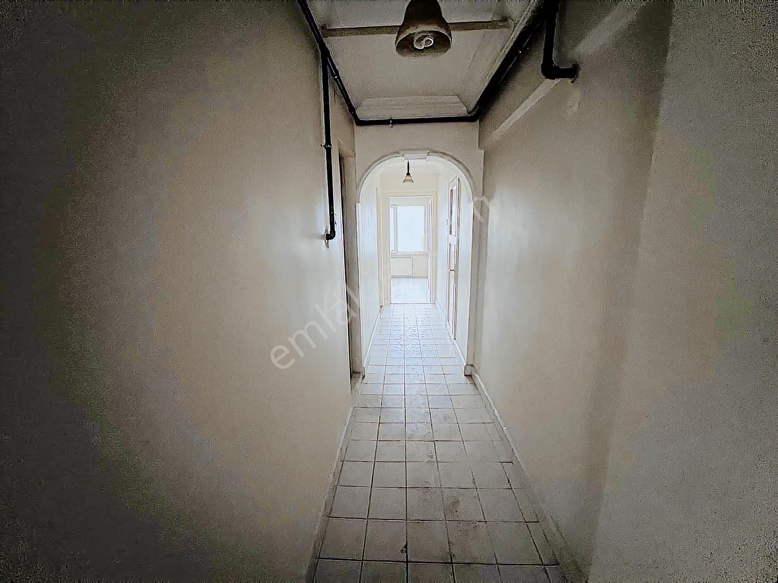 Akramdan Altıparmakta Cadde Üstü Kiralık Daire - Görsel 6