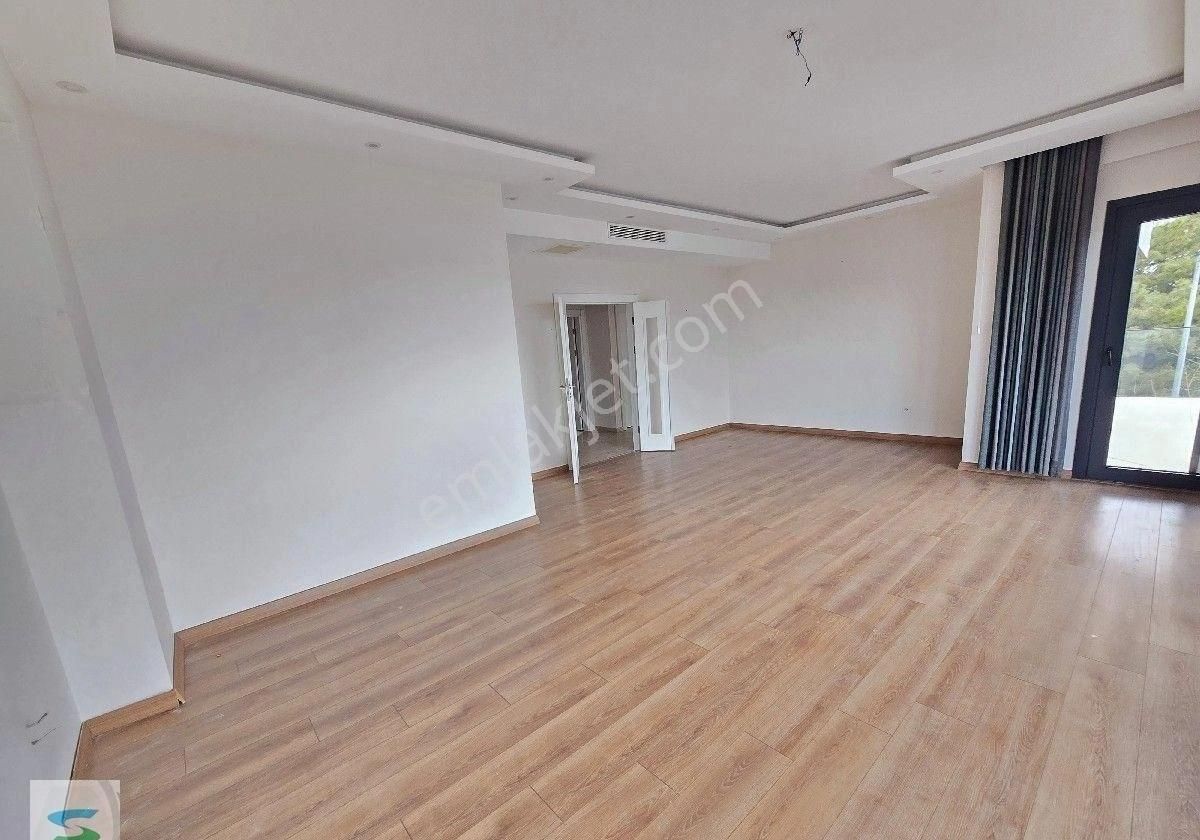 Yeşilyurtta Emsalsiz Full Deniz Ve Çamlık Manzaralı Özel Daire - Görsel 14