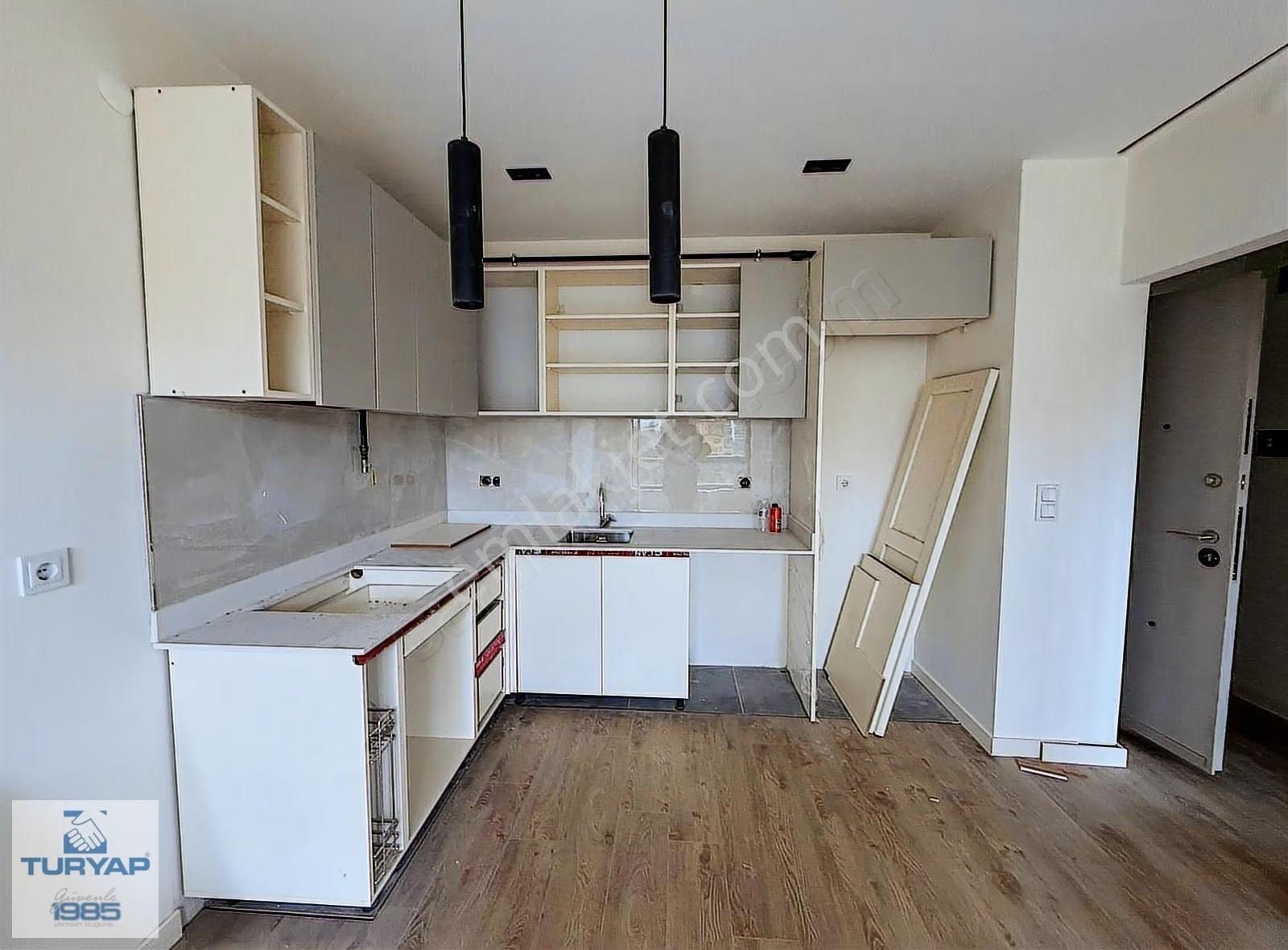 Green Kadıköy'de Kadı Caddesi'ne Cephe Satılık 1+1 Daire - Görsel 3