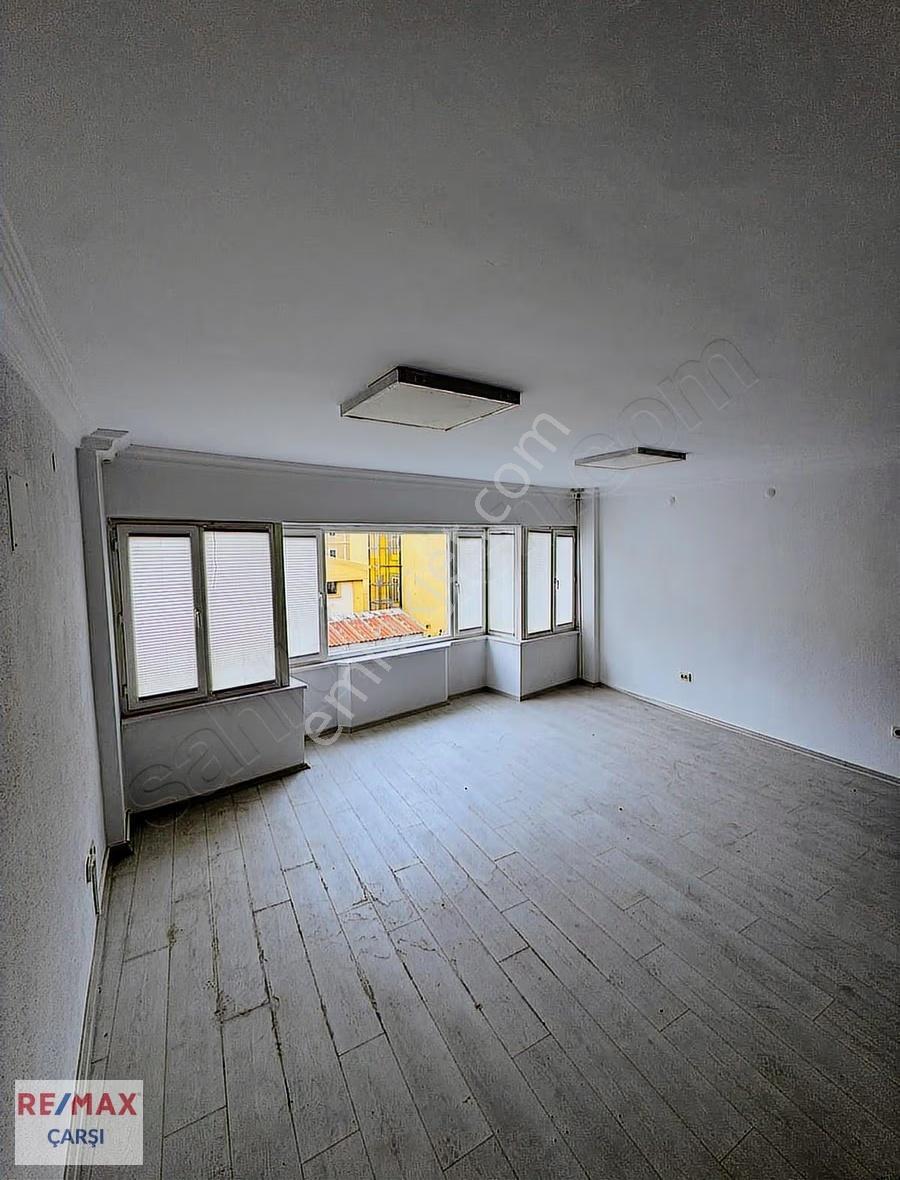 Çarşının En Prestijli Mağazası Devren Kiralık - Görsel 14