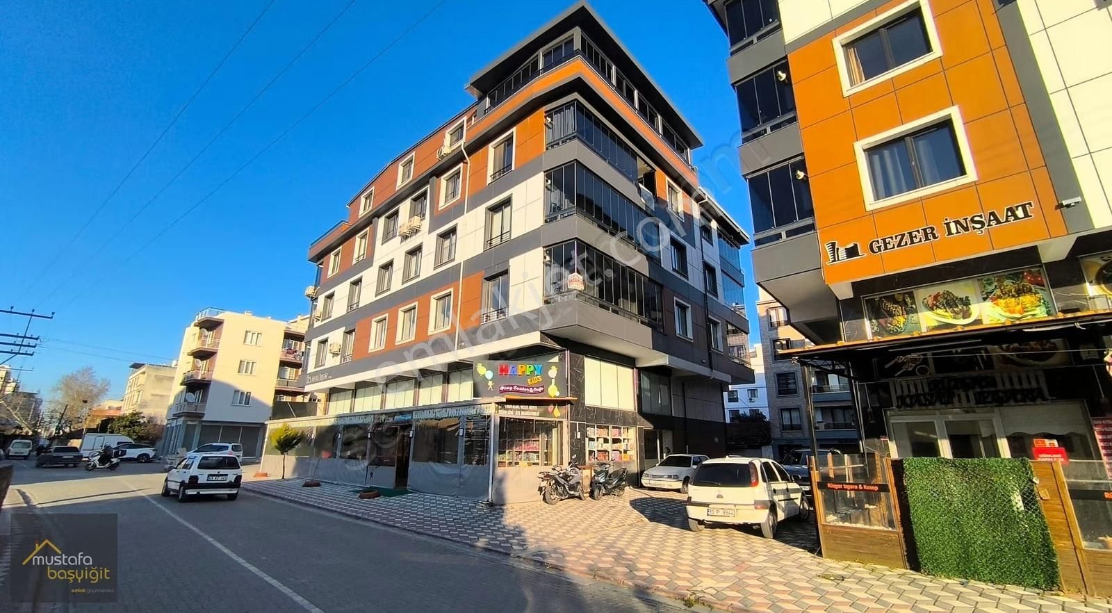 Mustafa Başyiğit Emlak'tan Uçaklı Park Karşısı 3+1 135 M2