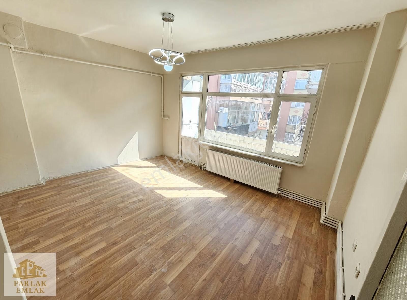 Parlak ' Dan Üsküdar Merkeze Yakın 2+1 *boş* Acil Fırsat Daire