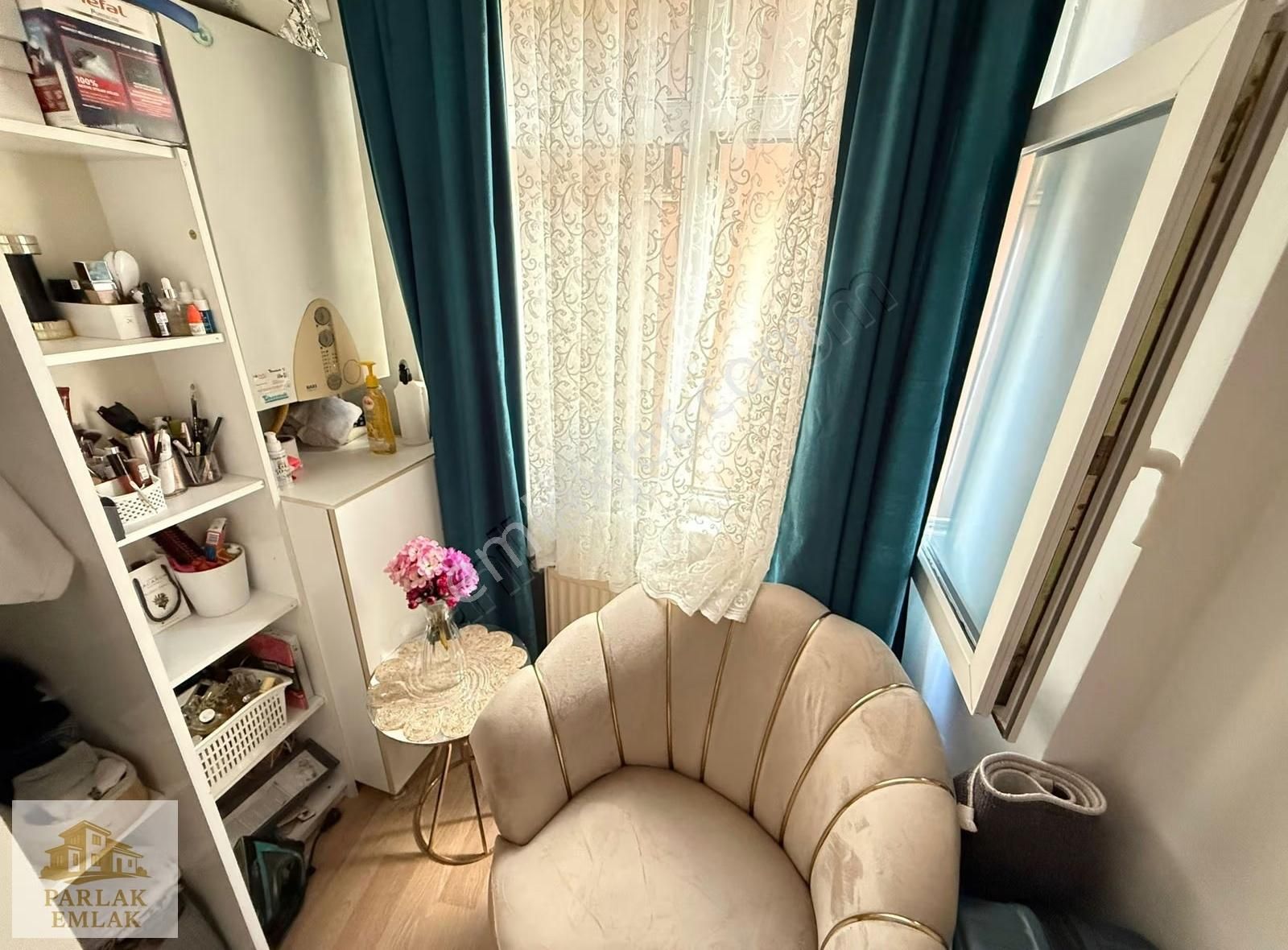 Parlak'tan Belediye Binasına Yakın 2+1 Yatırımlık Ara Kat Daire^ - Görsel 2