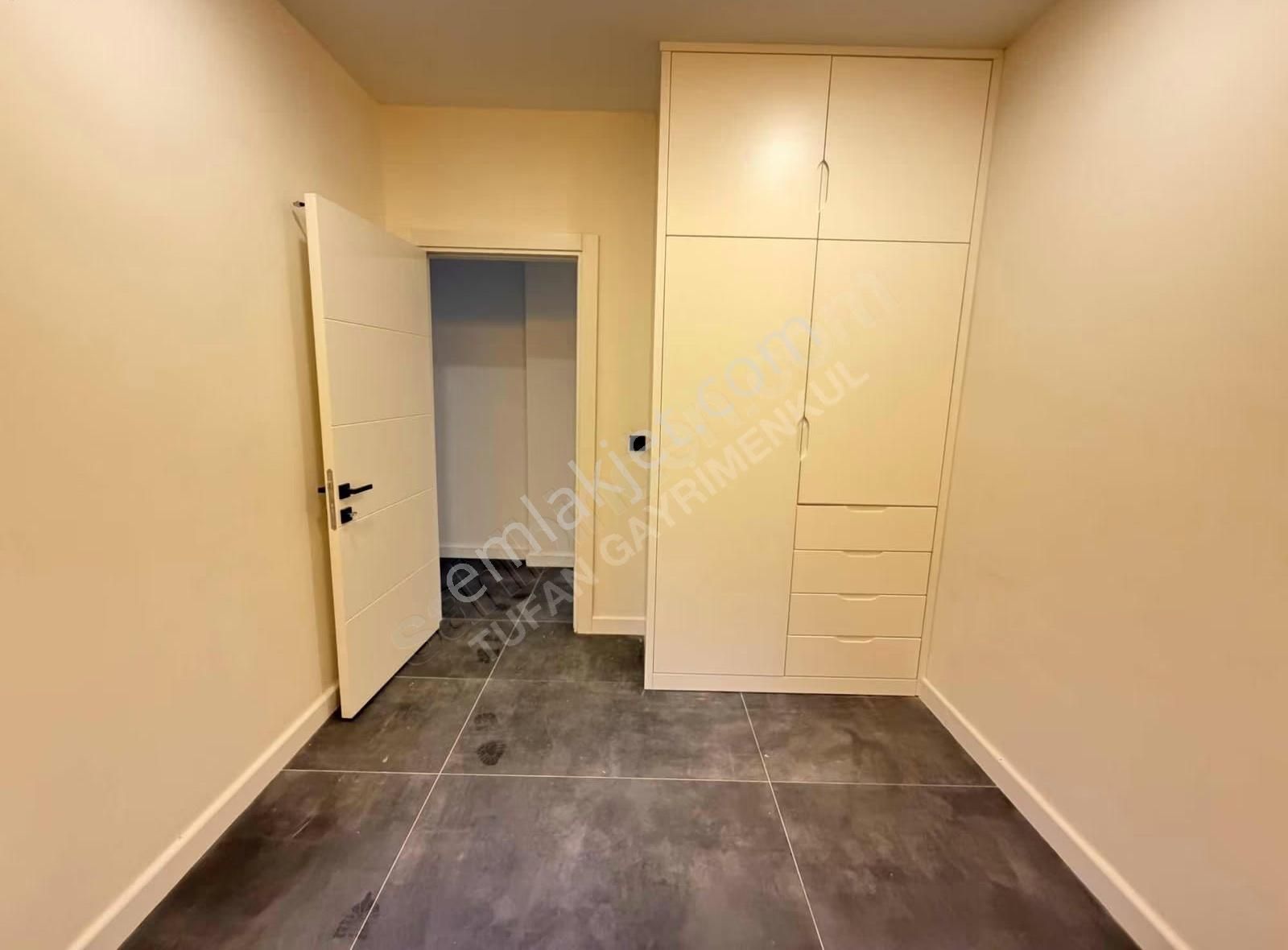 Sidede Arakat Havuz & Yol Cepheli Ultra Lüks 2+1 Daire - Görsel 10