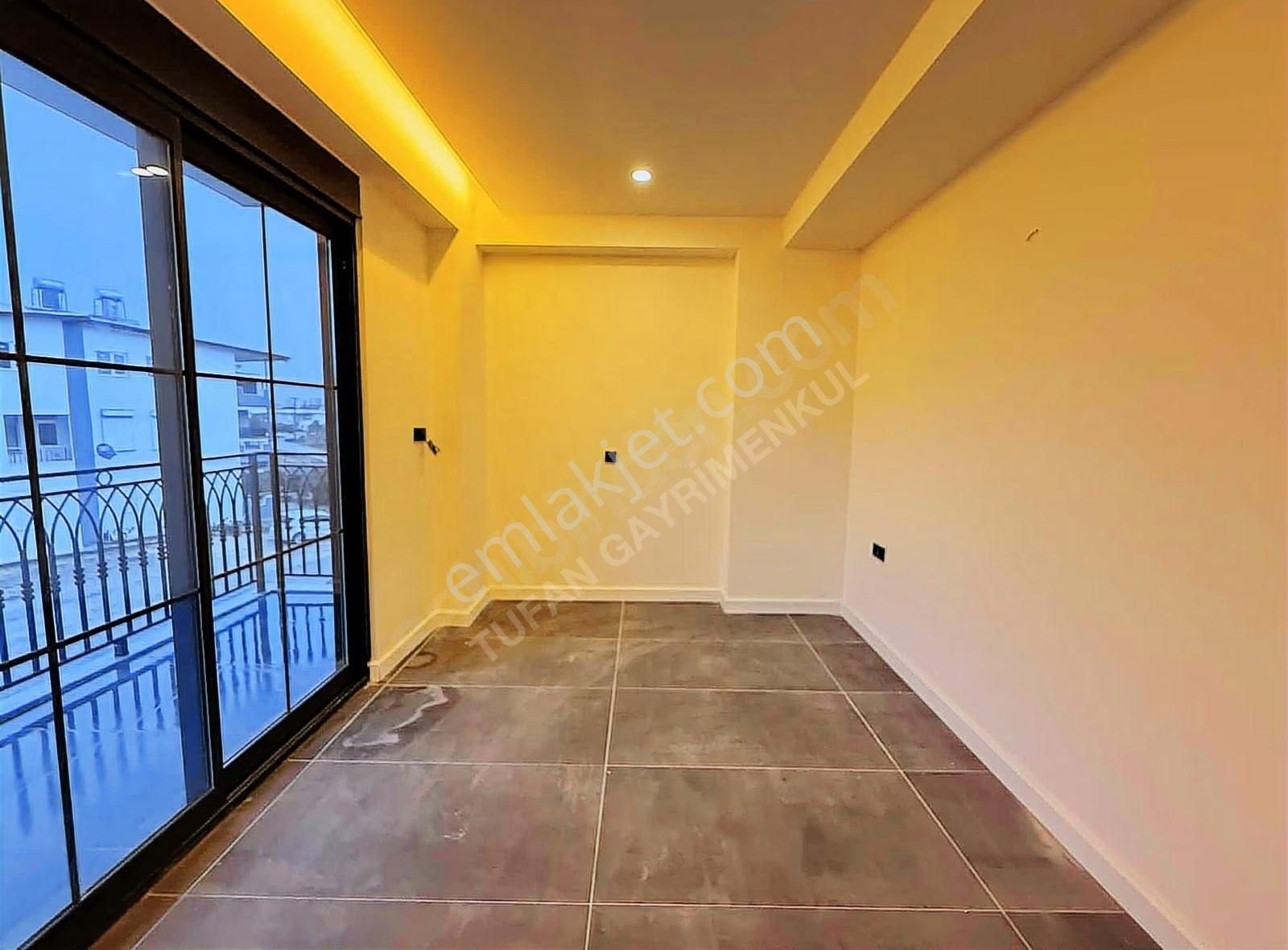 Sidede Arakat Havuz & Yol Cepheli Ultra Lüks 2+1 Daire - Görsel 4