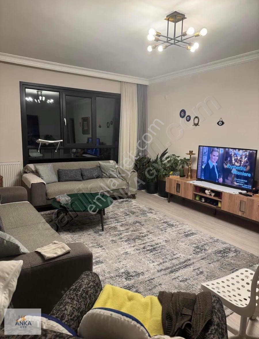 Arnavutköy Vadipark Eveleri Kiracısız Satılık 3+1 Daire