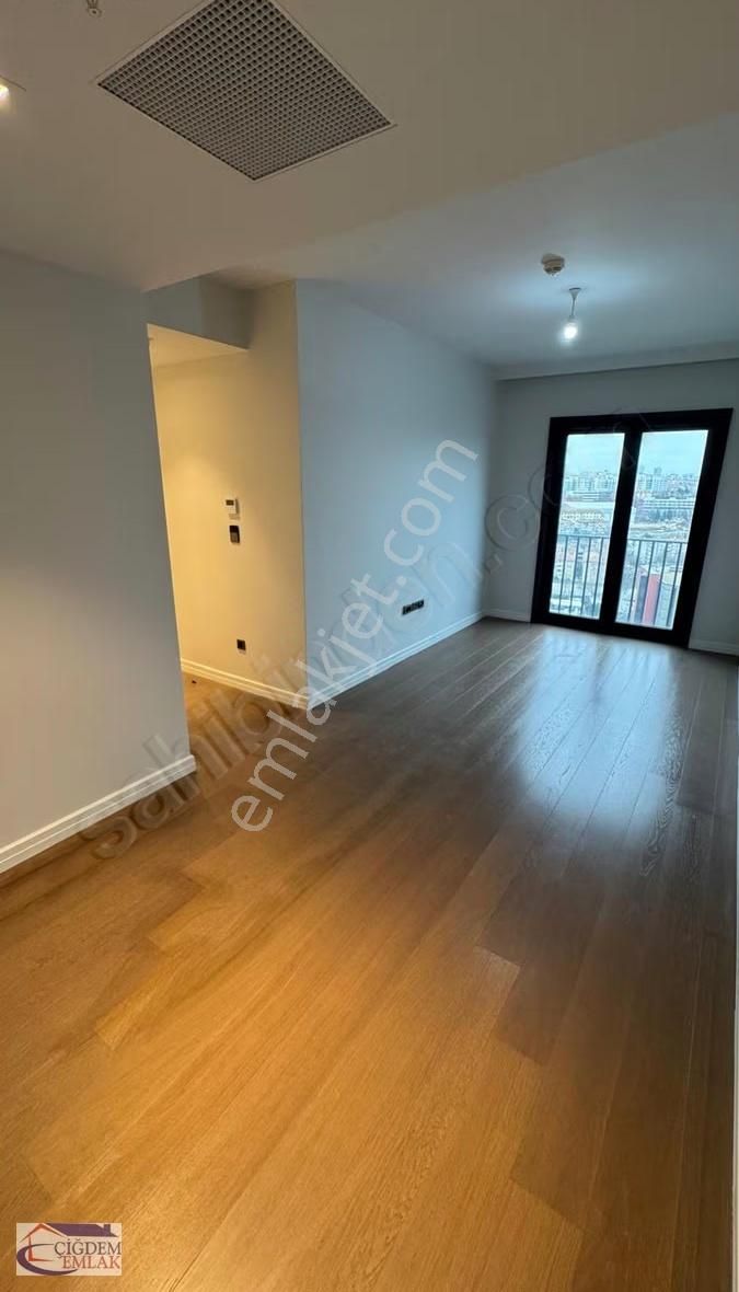 Merkezi Konumda 4+1 12. Kat Geniş Ve Ferah Kiralık Daire - Görsel 13