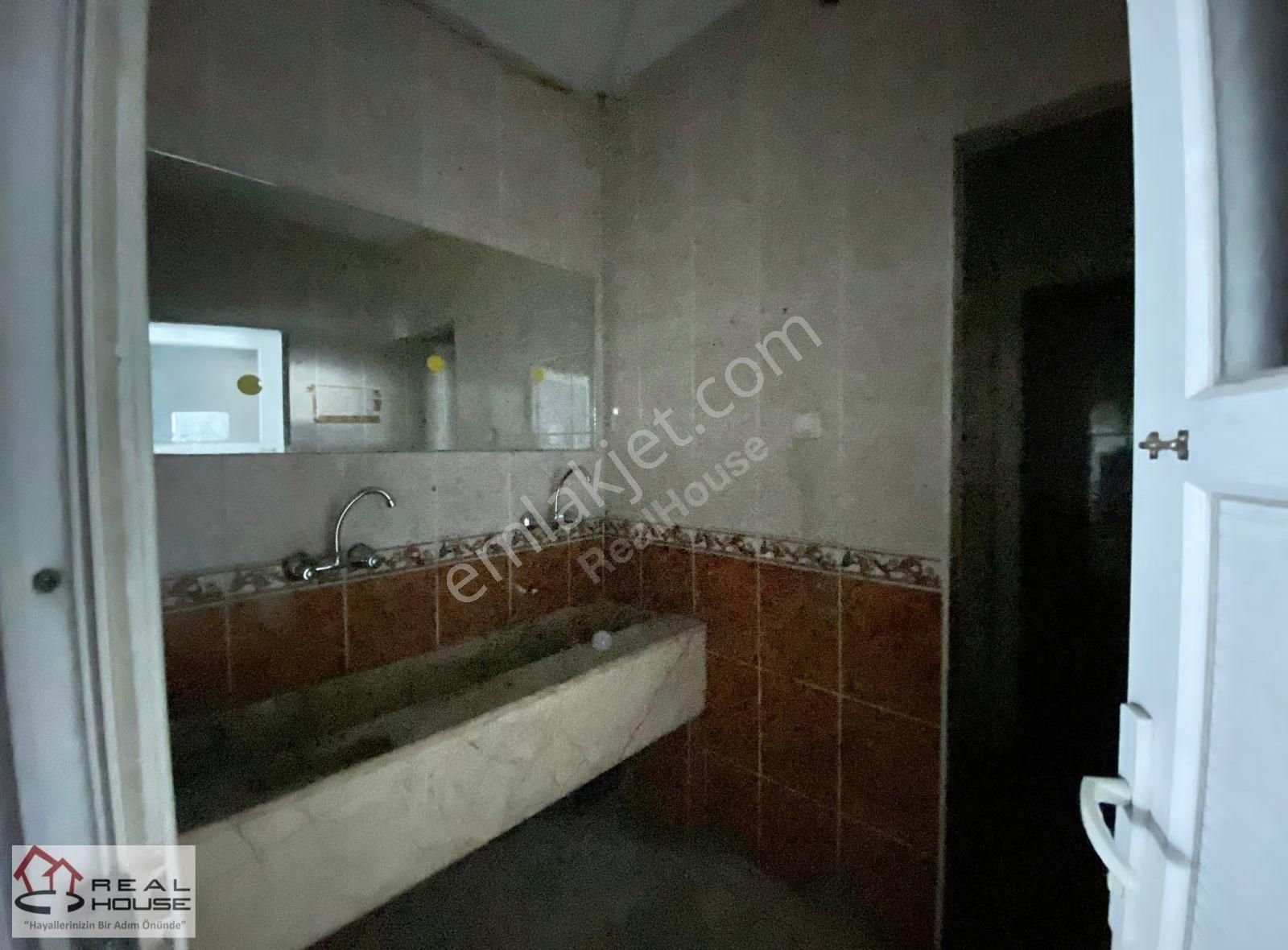 Realhouse Gayrimenkul'den Yıldırım Beyazıt Cad.kiralık 1700m2 - Görsel 2