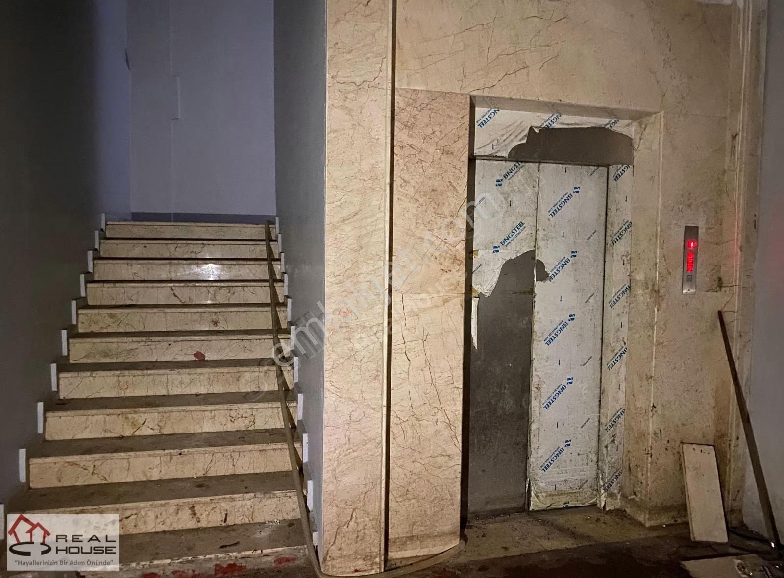 Realhouse Gayrimenkul'den Yıldırım Beyazıt Cad.kiralık 1700m2 - Görsel 5