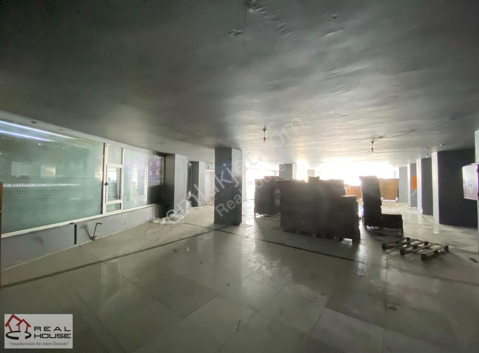 Realhouse Gayrimenkul'den Yıldırım Beyazıt Cad.kiralık 1700m2 - Görsel 8