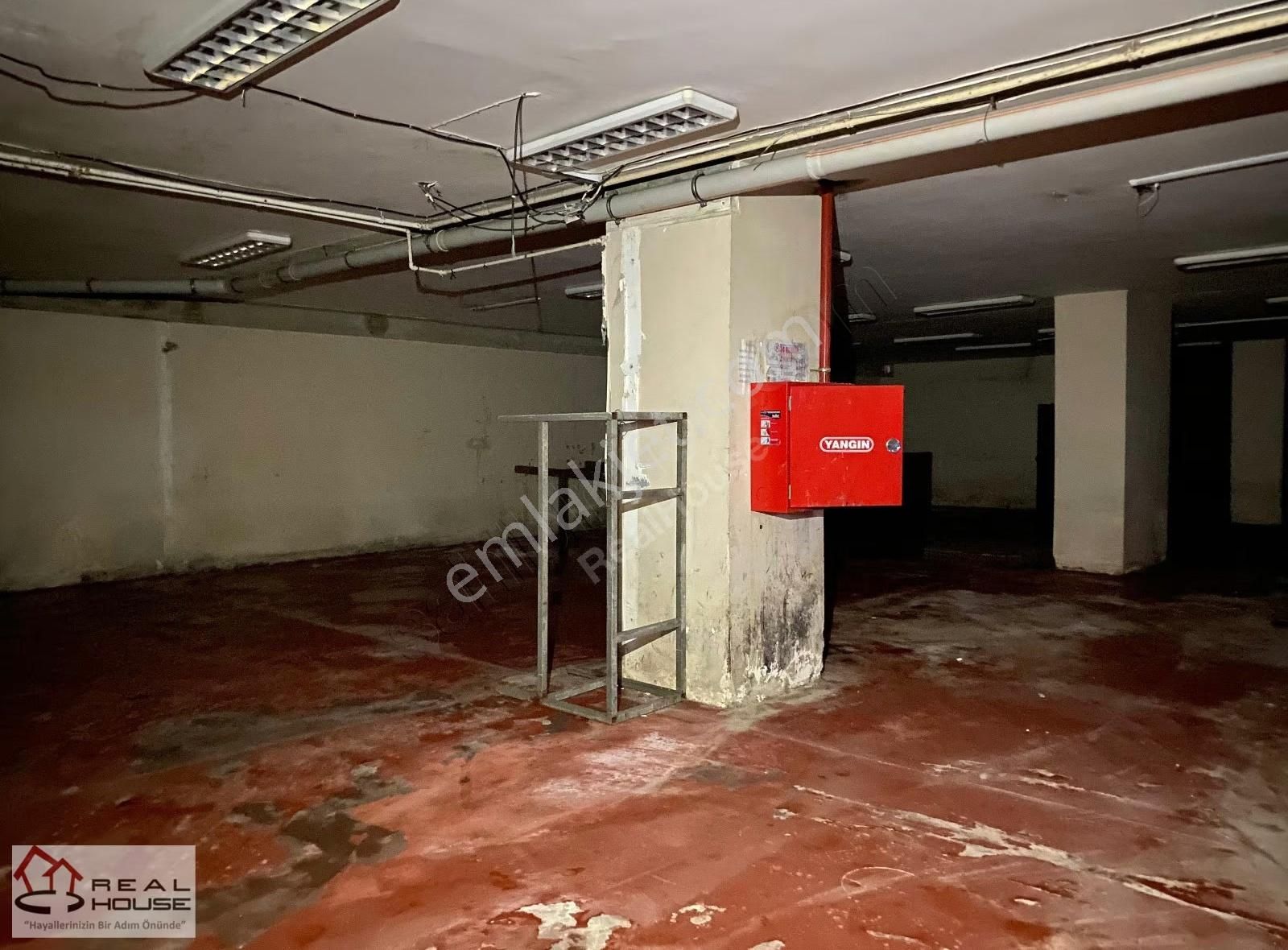 Realhouse Gayrimenkul'den Yıldırım Beyazıt Cad.kiralık 1700m2 - Görsel 9