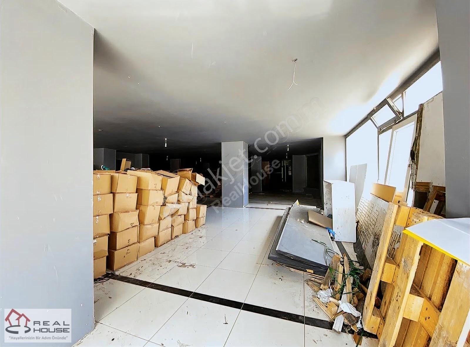 Realhouse Gayrimenkul'den Yıldırım Beyazıt Cad.kiralık 1700m2 - Görsel 7