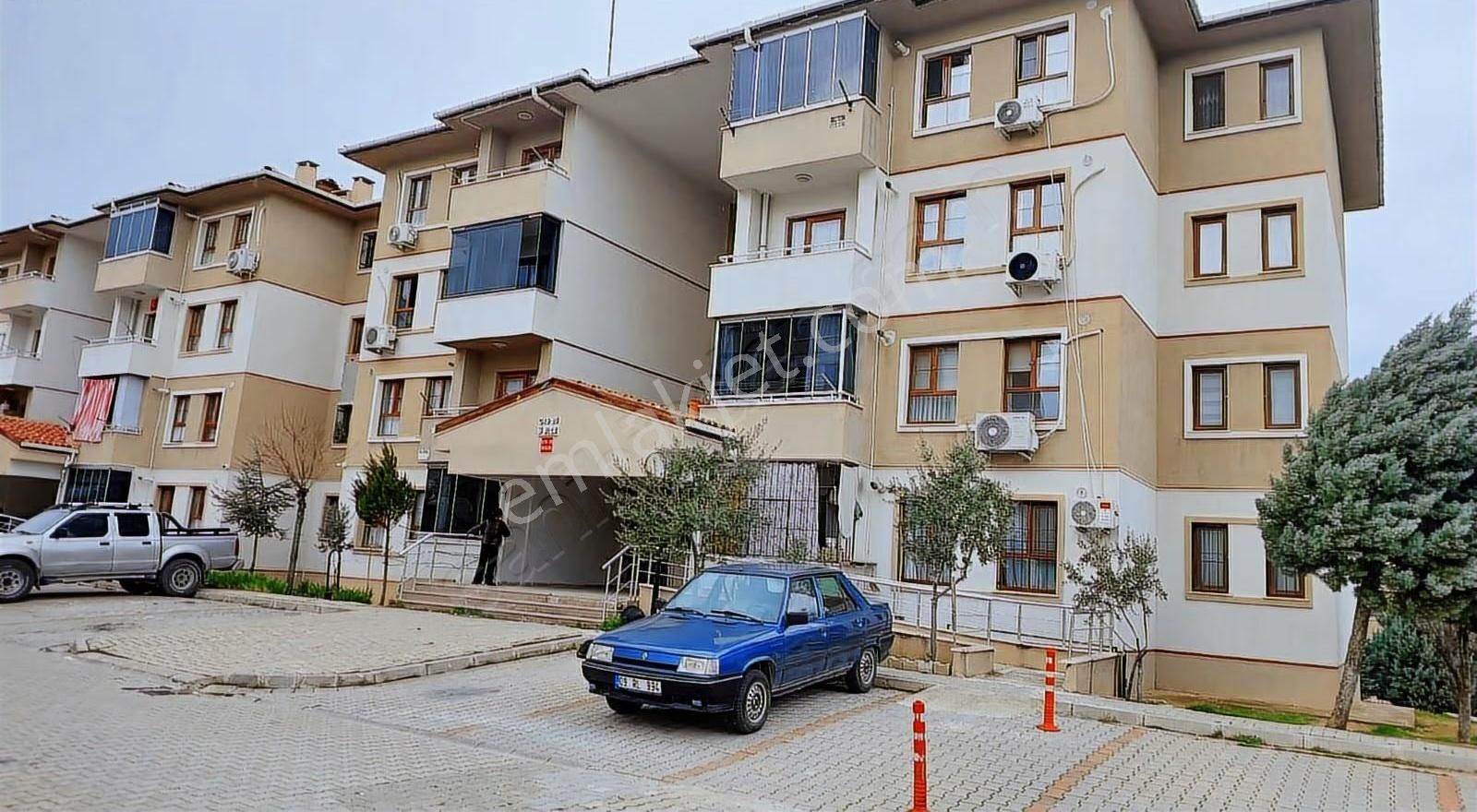 Toki'de Kullanışlı Ada Mutfaklı Temiz 2+1 Daire - Görsel 23