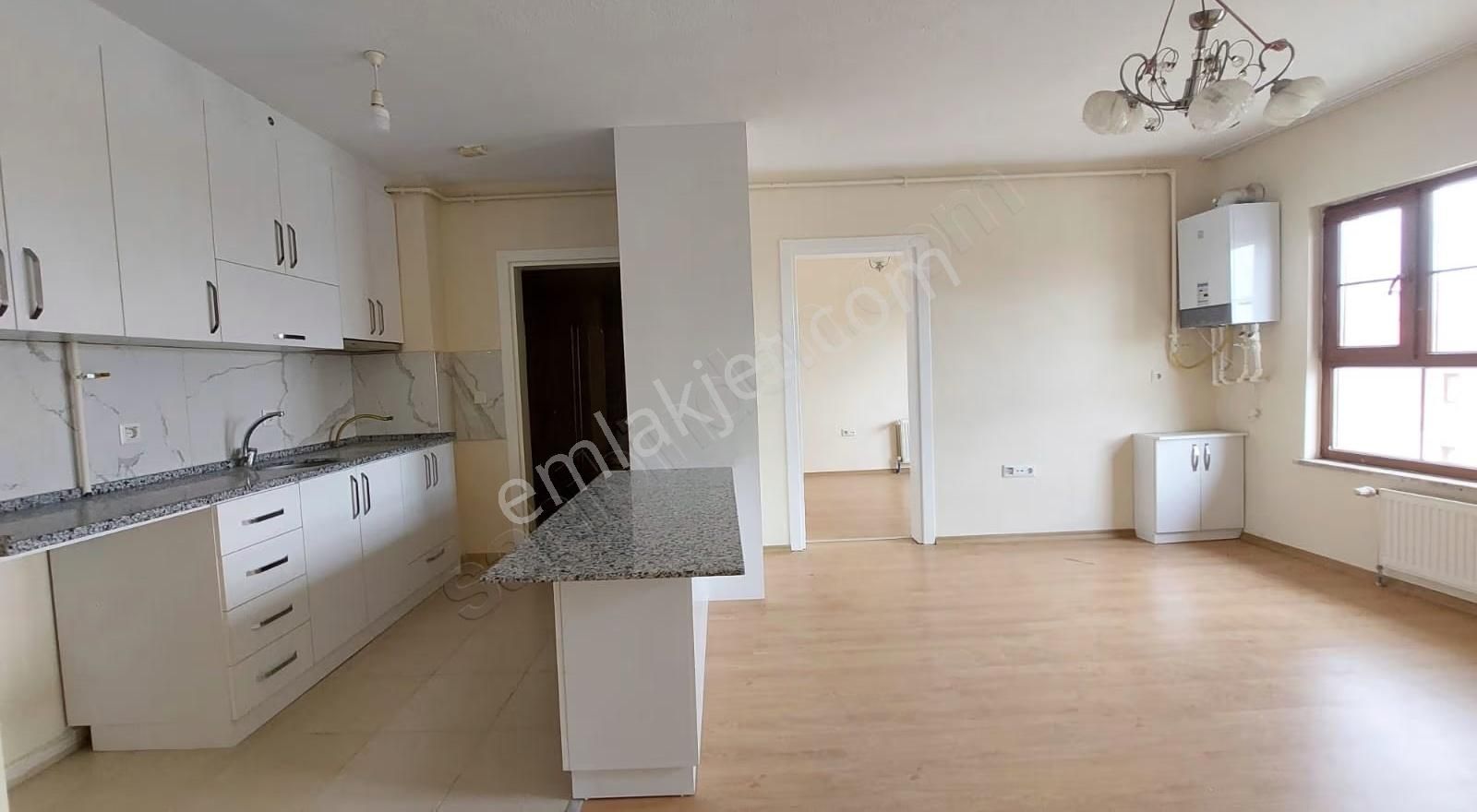 Toki'de Kullanışlı Ada Mutfaklı Temiz 2+1 Daire - Görsel 17