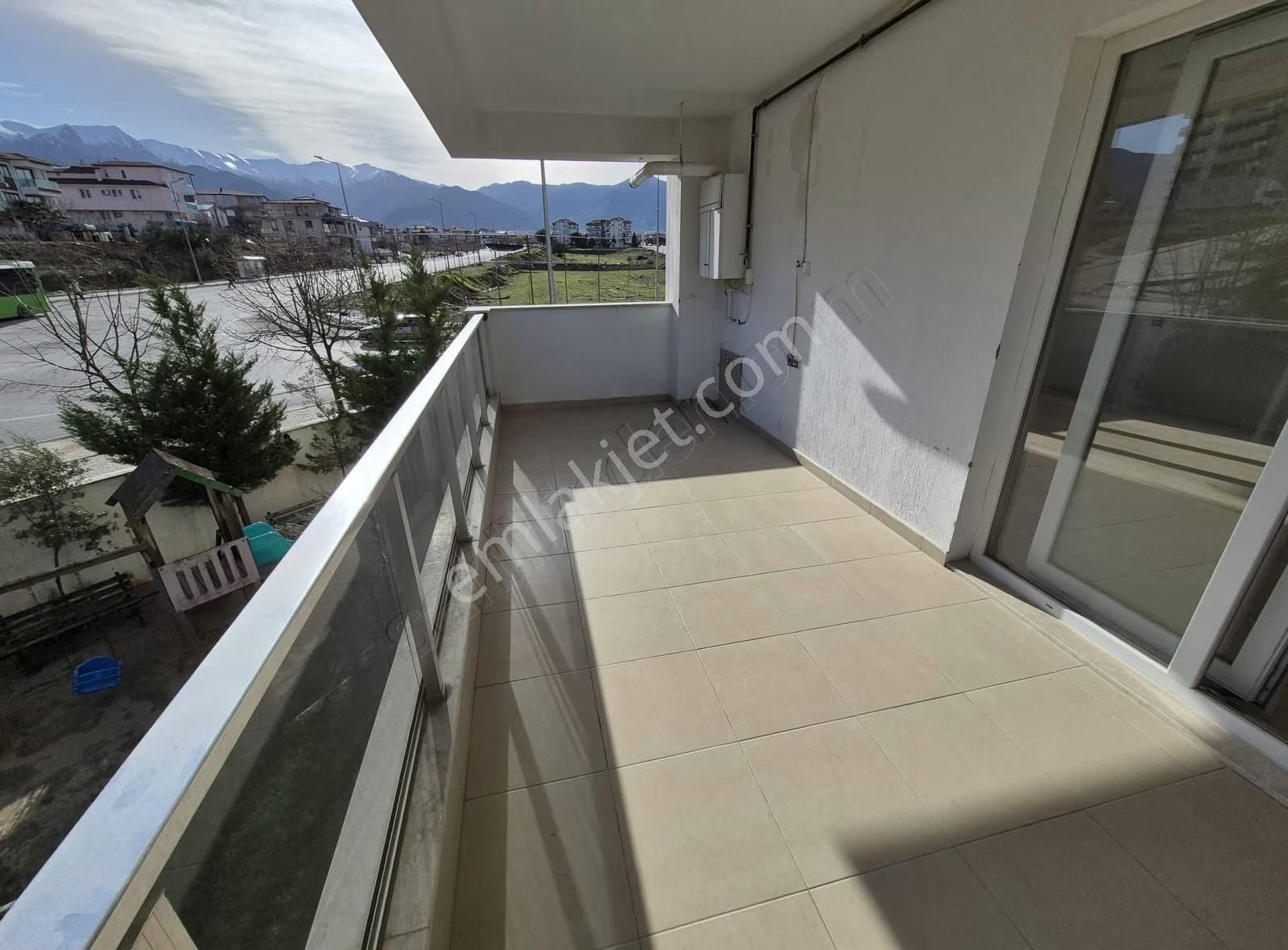 Mükemmel Lokasyonda Site İçi Kule Konutlarında Kiralık Daire - Görsel 17