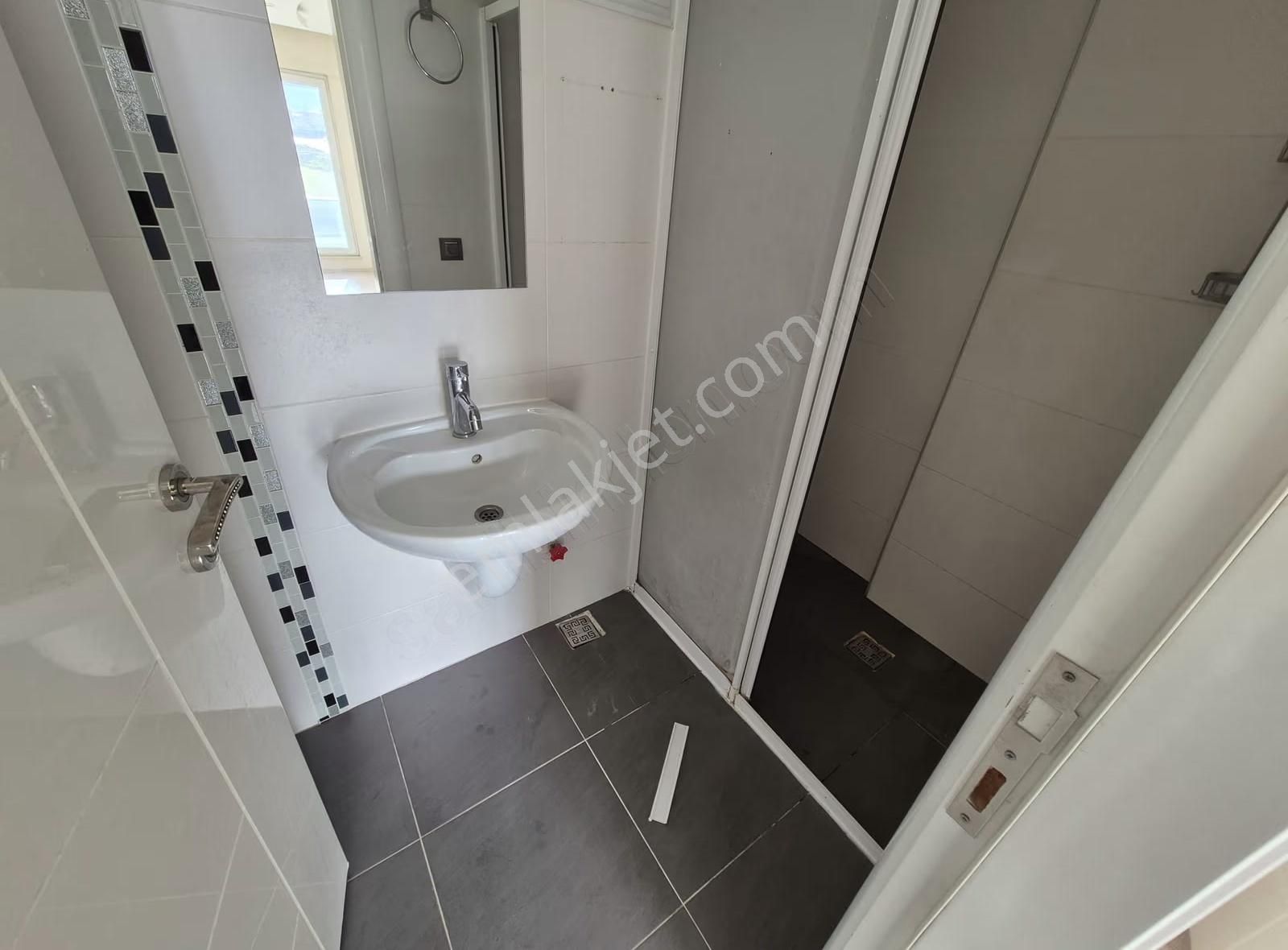 Mükemmel Lokasyonda Site İçi Kule Konutlarında Kiralık Daire - Görsel 21