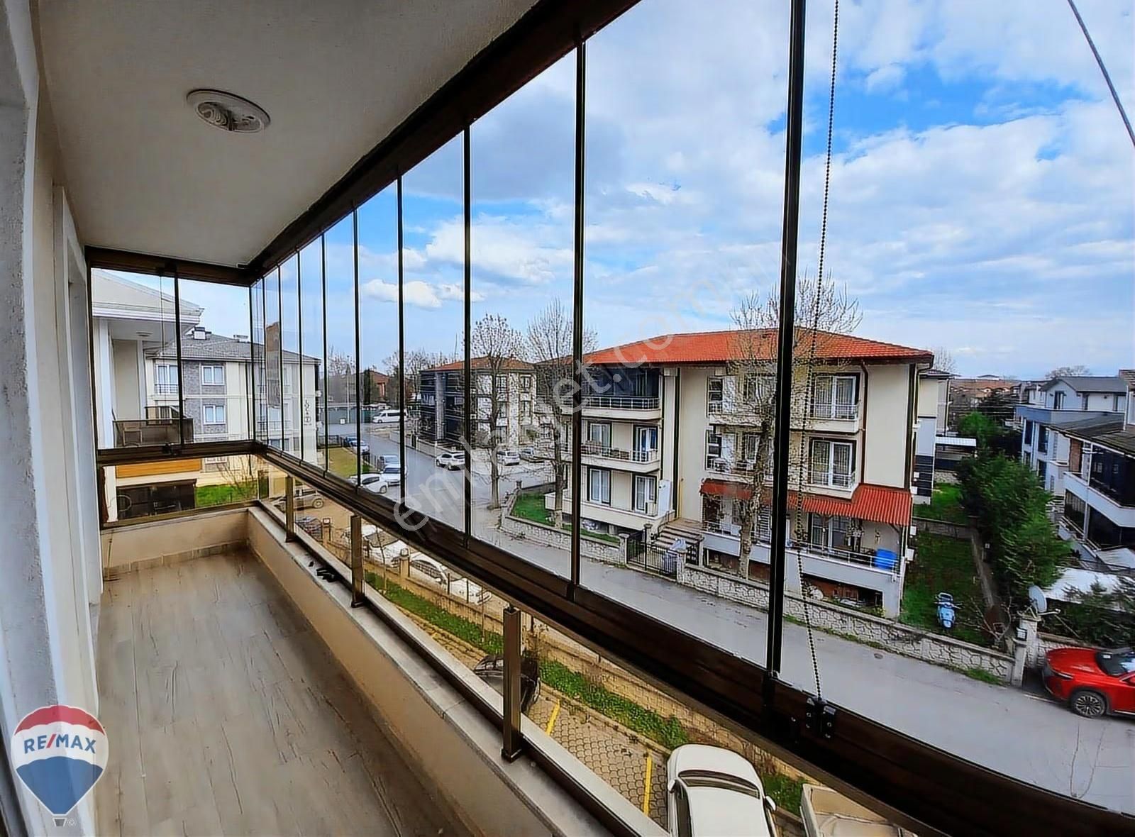 Remax Mavi-çağer Yazlık Loca 3 Sitesi Öncephe Depolu 3+1 Kiralık - Görsel 3