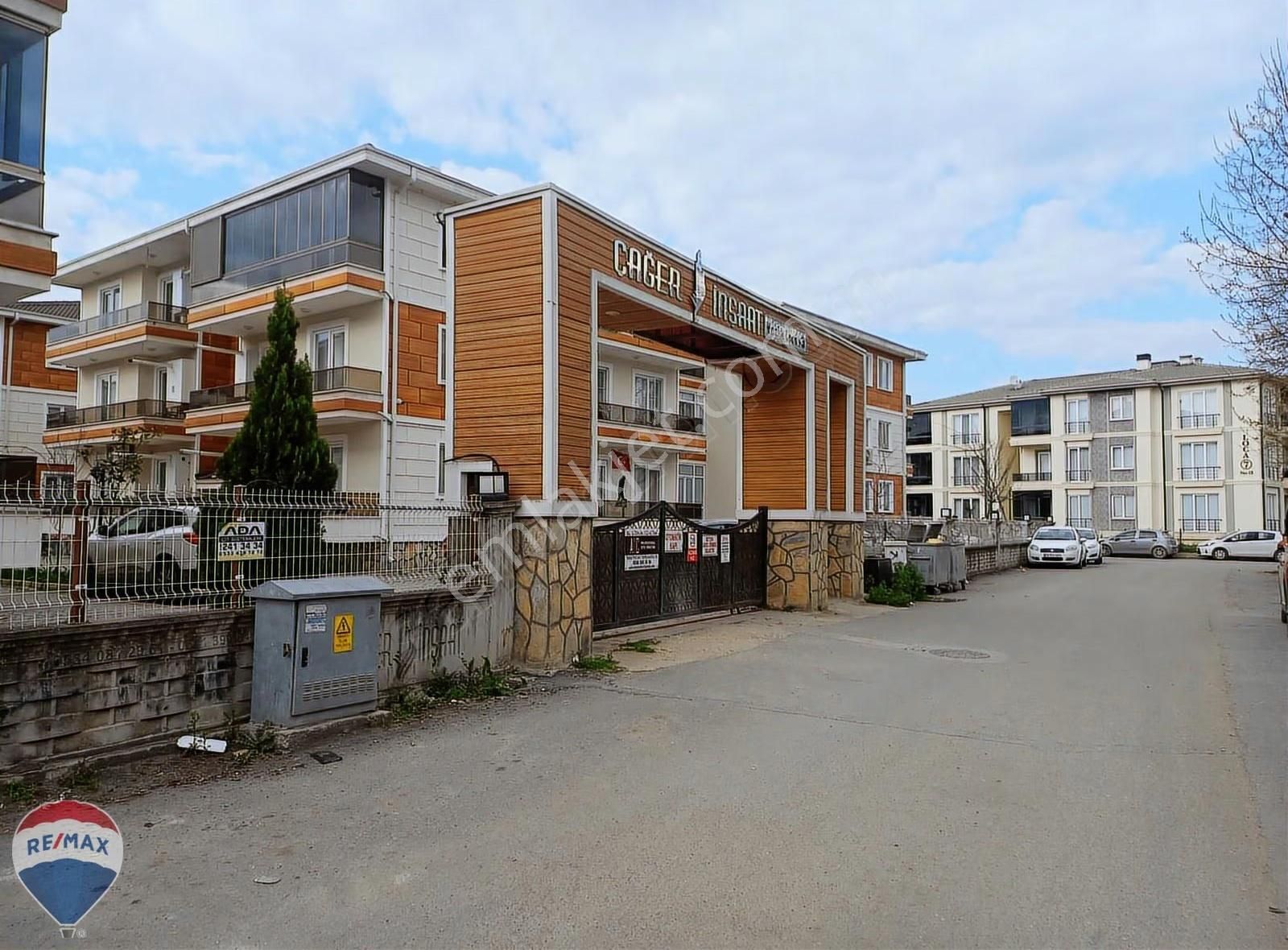 Remax Mavi-çağer Yazlık Loca 3 Sitesi Öncephe Depolu 3+1 Kiralık