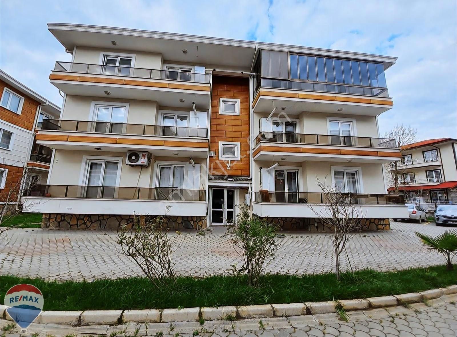 Remax Mavi-çağer Yazlık Loca 3 Sitesi Öncephe Depolu 3+1 Kiralık - Görsel 6
