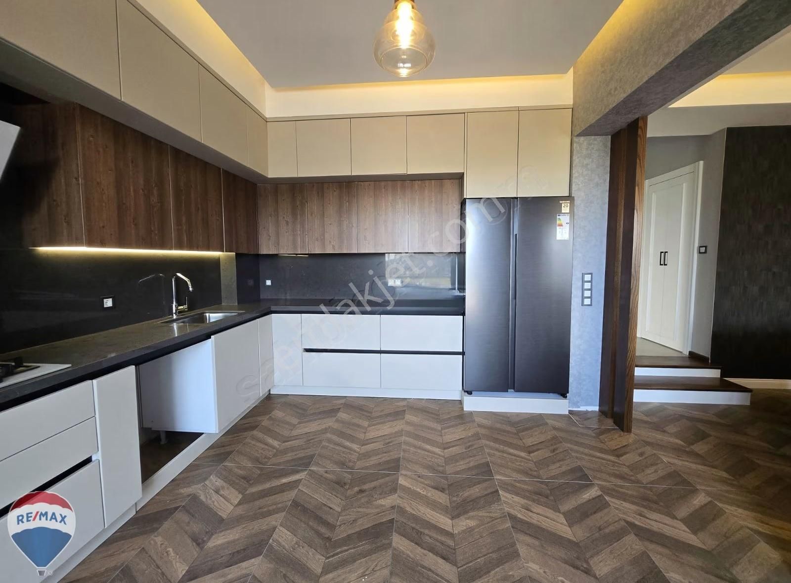 Remax Göl Ve Doğa Manzaralı M. Havuzlu, Bahçeli Lüks Villa - Görsel 27