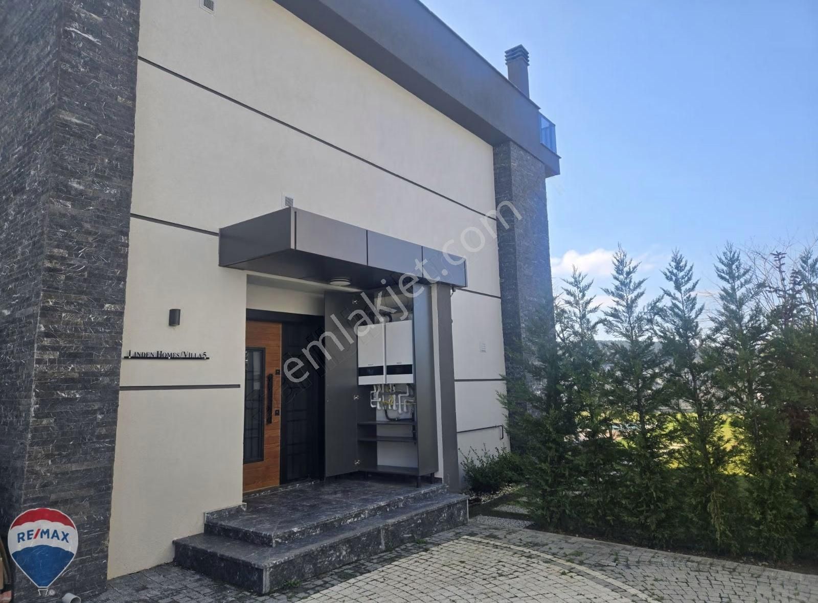 Remax Göl Ve Doğa Manzaralı M. Havuzlu, Bahçeli Lüks Villa - Görsel 4