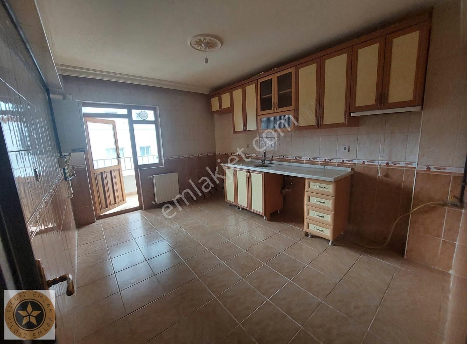 Tutlan Bölge Andiçen Mh.kaçırılmaz Bir Daire 3+1 160m2 Arakat - Görsel 11