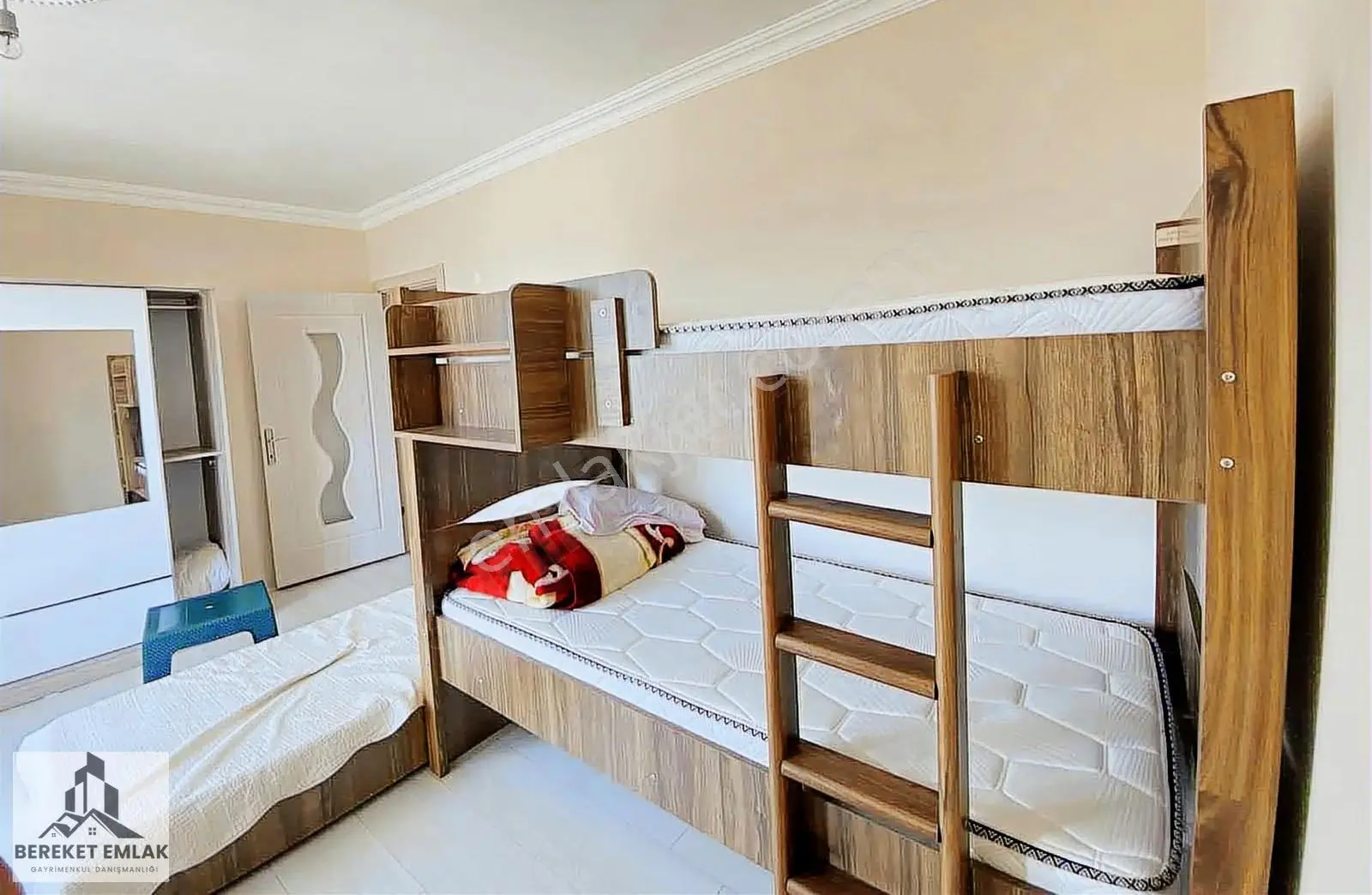 Bereket Emlaktan Geniş Bahçeli Müstakil Villa - Görsel 3