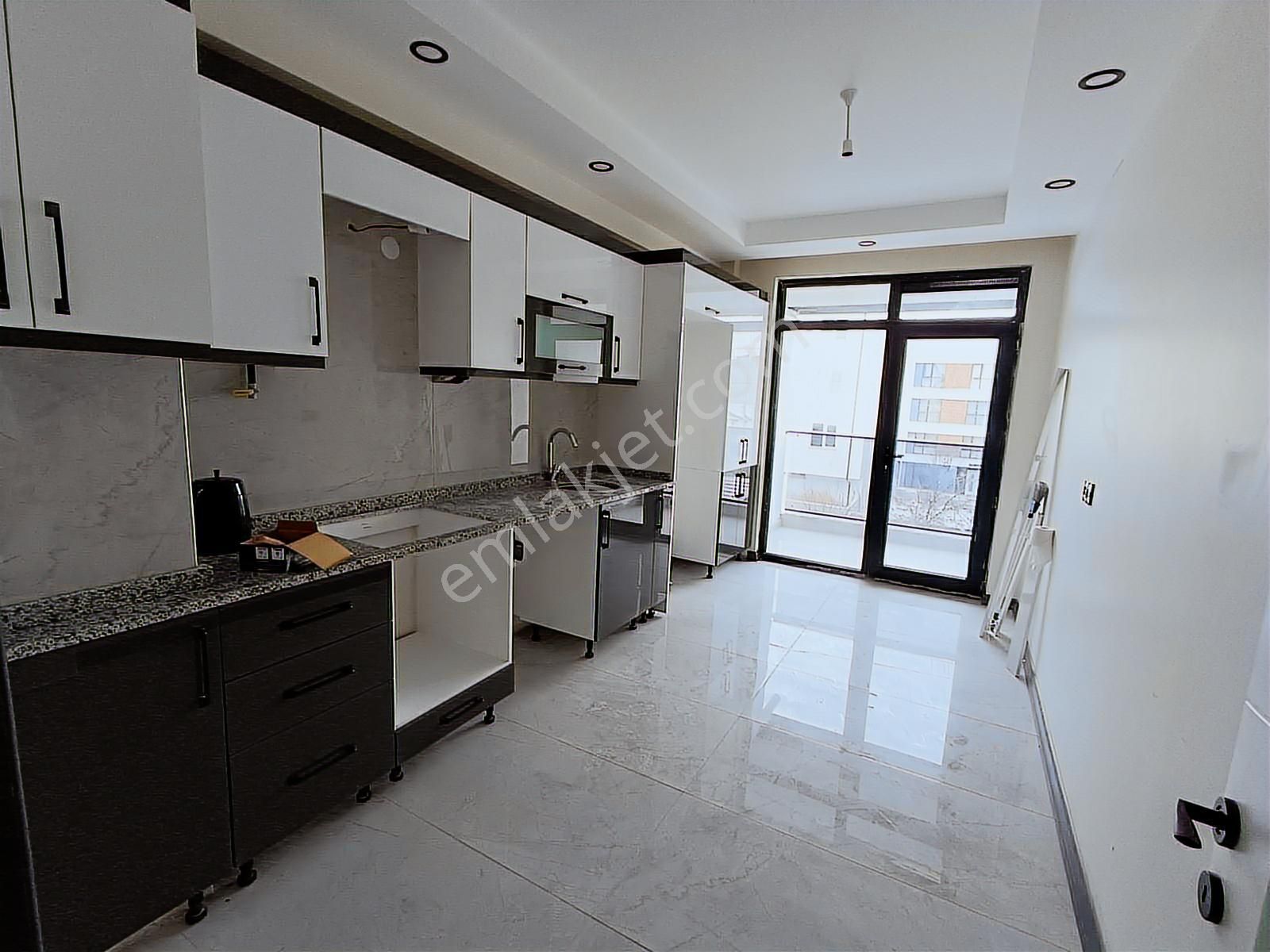 Kiralık Ebeveyn Banyolu Asansörlü Ultra Lüx 3+1 Daire - Görsel 2