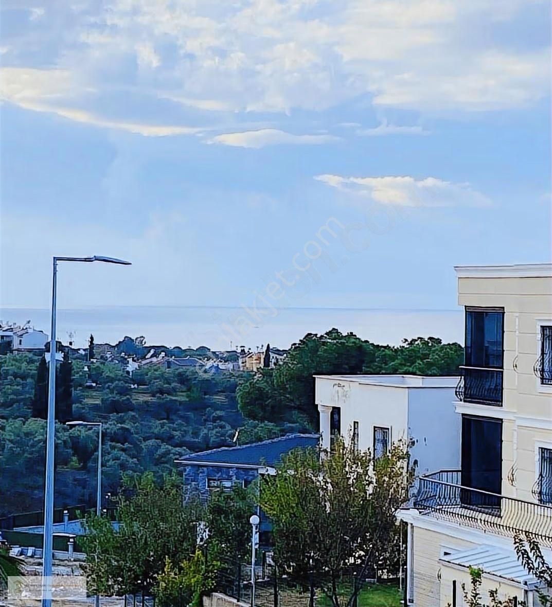 Kuşadası Soğucak'da Satılık Deniz Manzaralı Full Eşyalı Villa - Görsel 8