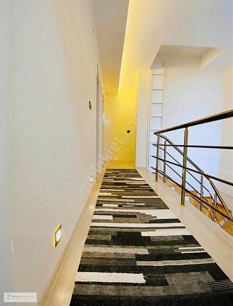 Kuşadası Soğucak'da Satılık Deniz Manzaralı Full Eşyalı Villa - Görsel 24