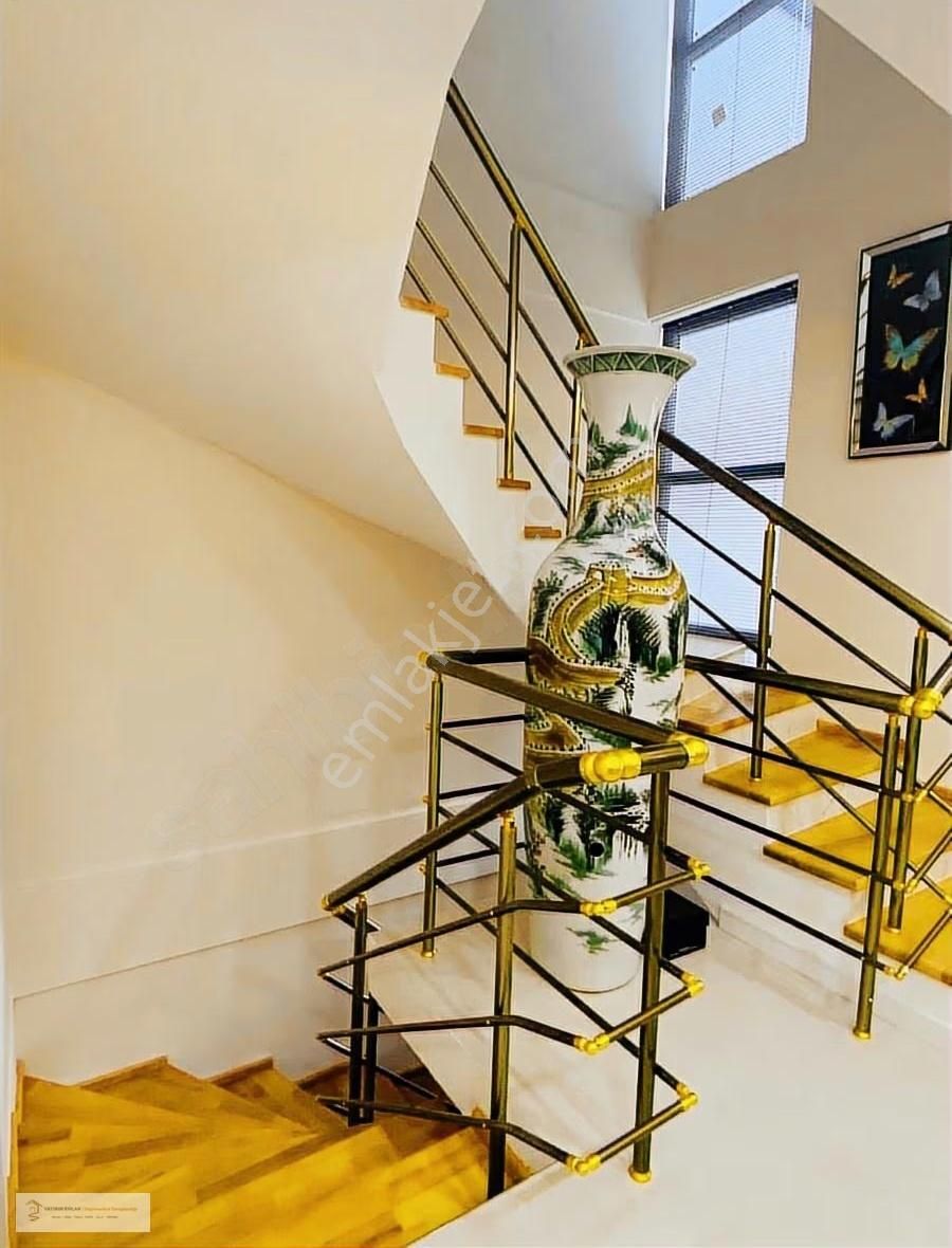 Kuşadası Soğucak'da Satılık Deniz Manzaralı Full Eşyalı Villa - Görsel 25